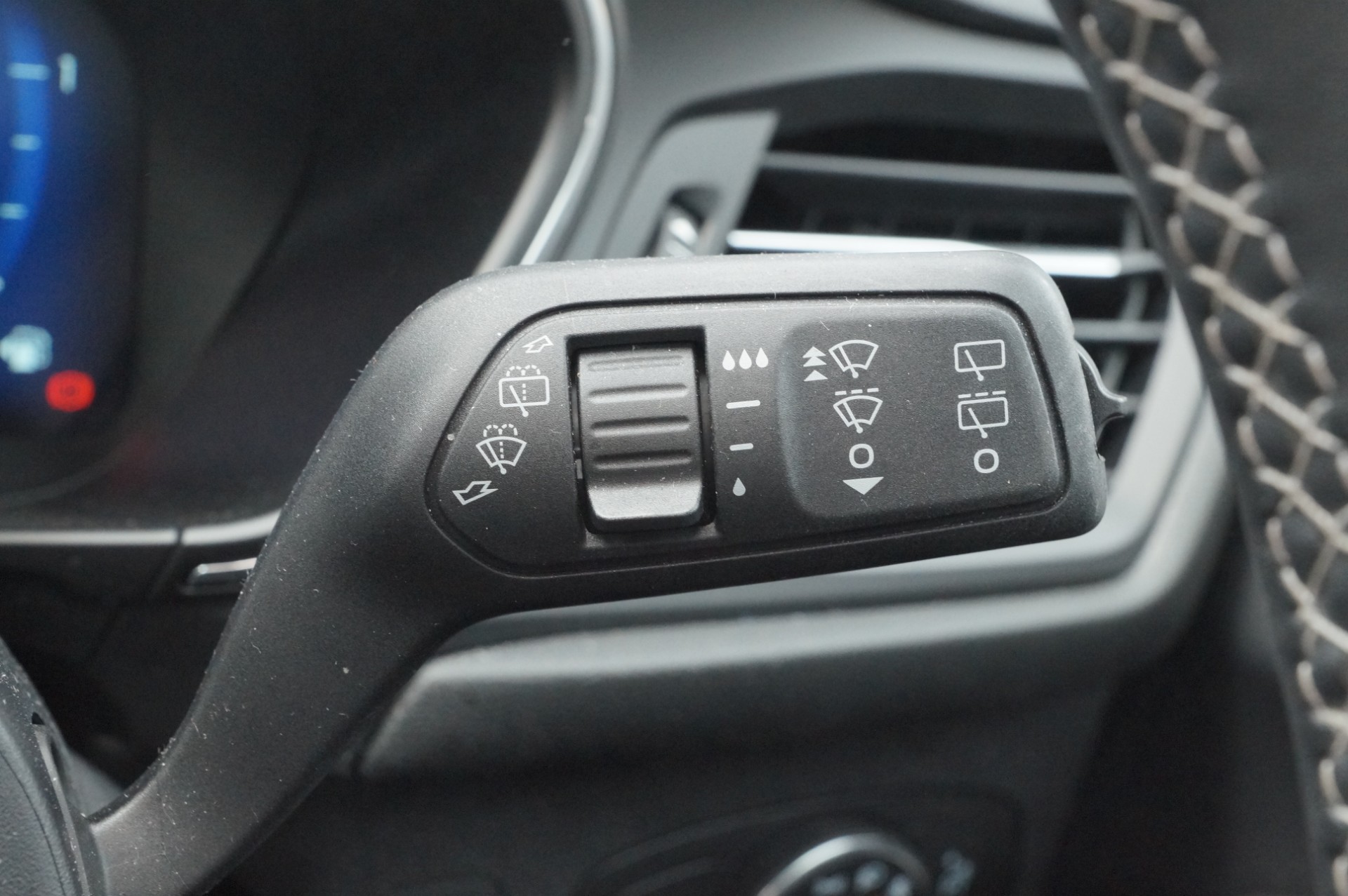 ECOBOOST HYBRID MHEV TITANIUM VIG