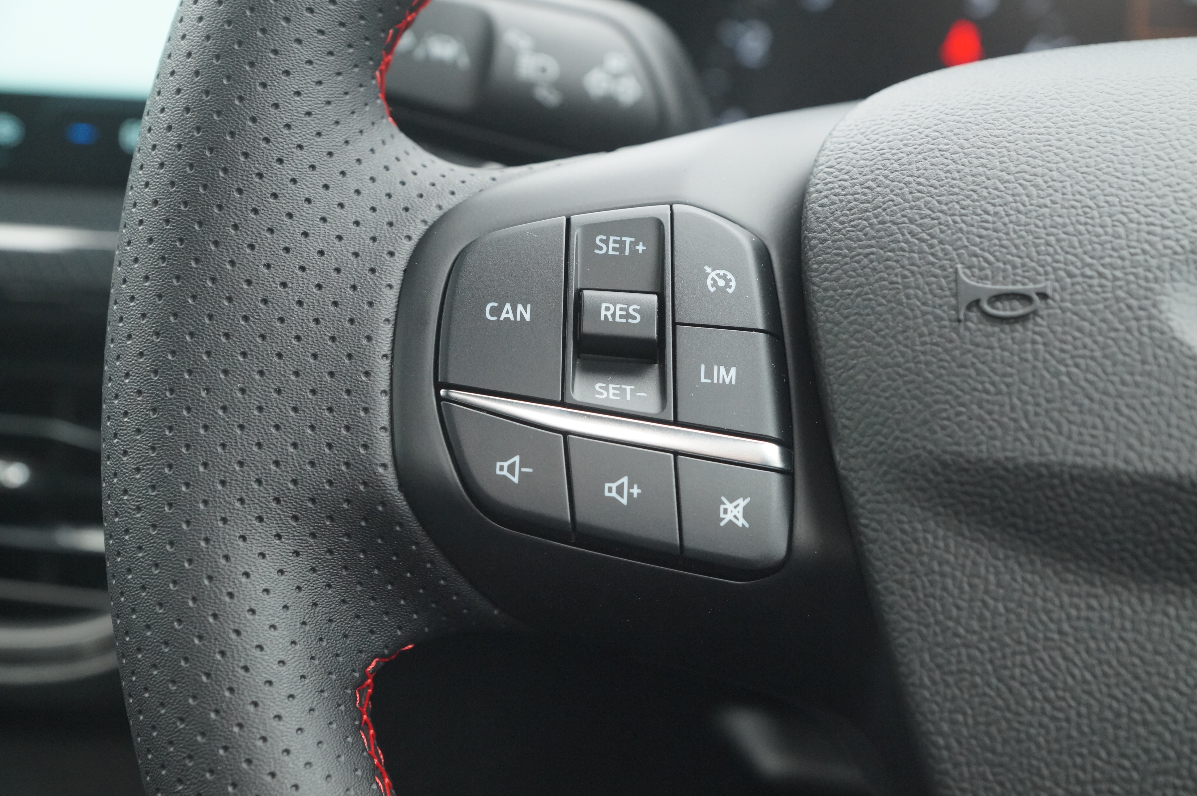 FORD FOCUS 1.0 ECOBOOST HYBRID MHEV ST-LINE 5DR