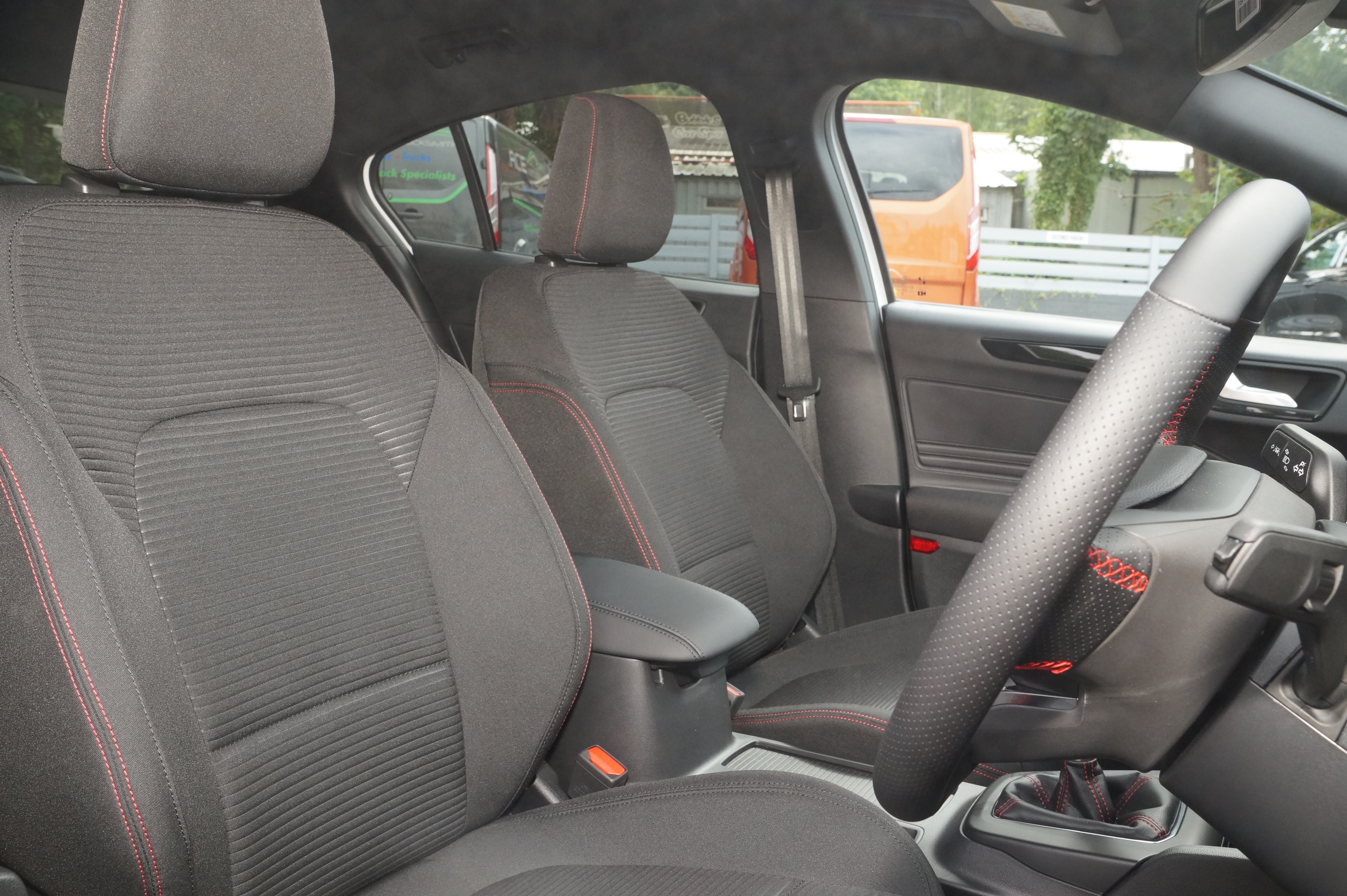 FORD FOCUS 1.0 ECOBOOST HYBRID MHEV ST-LINE 5DR