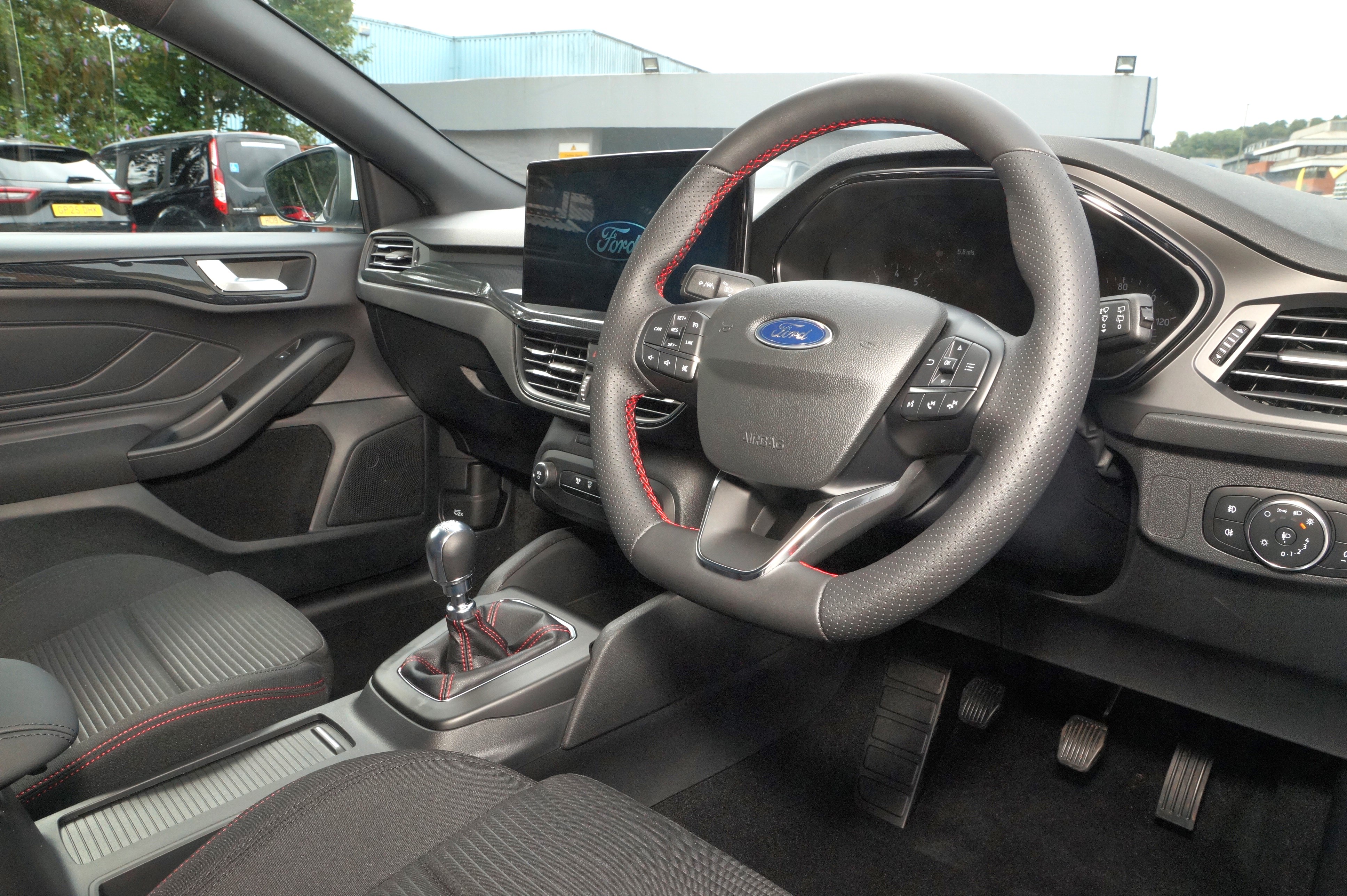 FORD FOCUS 1.0 ECOBOOST HYBRID MHEV ST-LINE 5DR