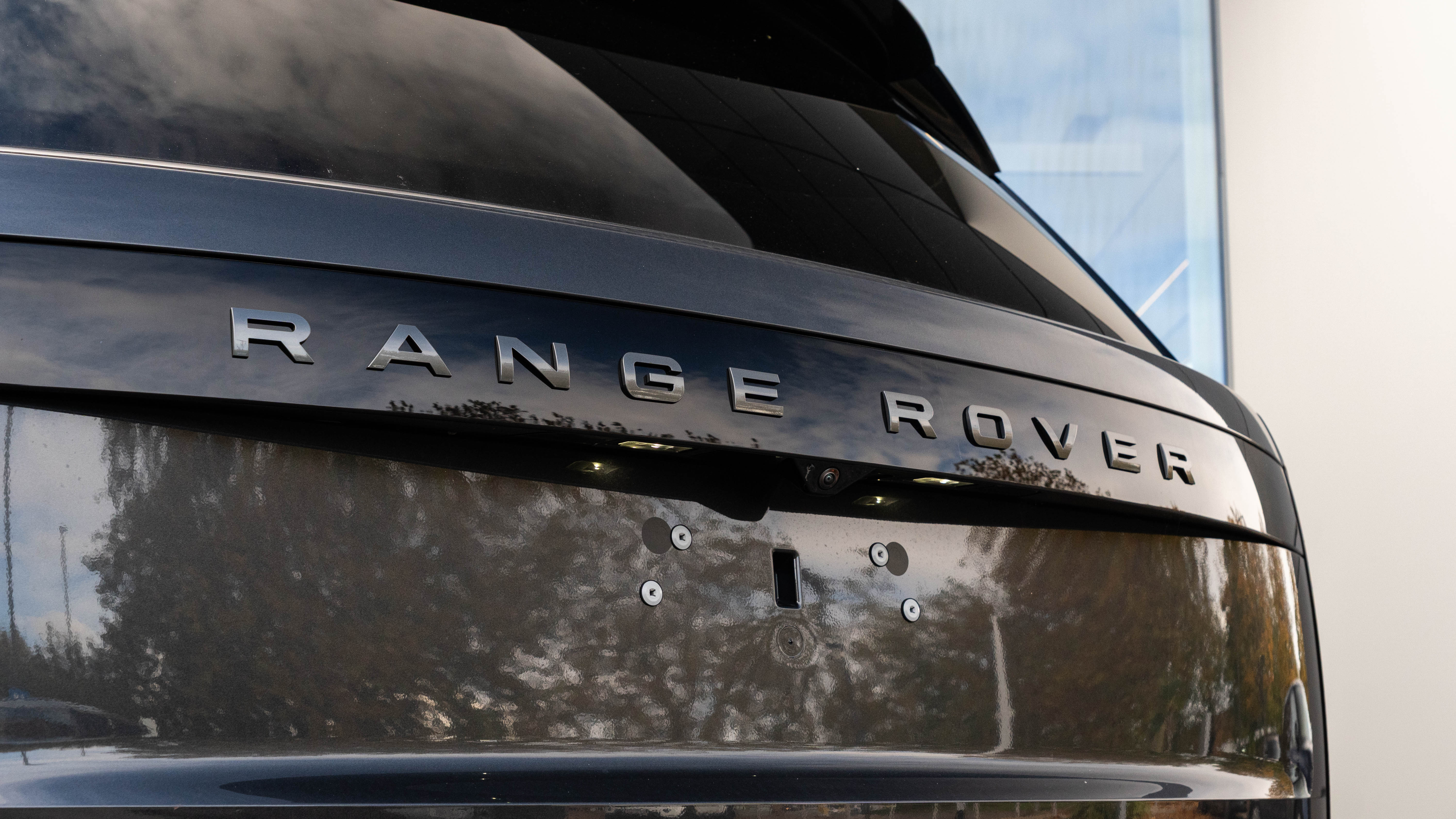 RANGE ROVER 3.0 P460E HSE 4DR AUTO ESTATE