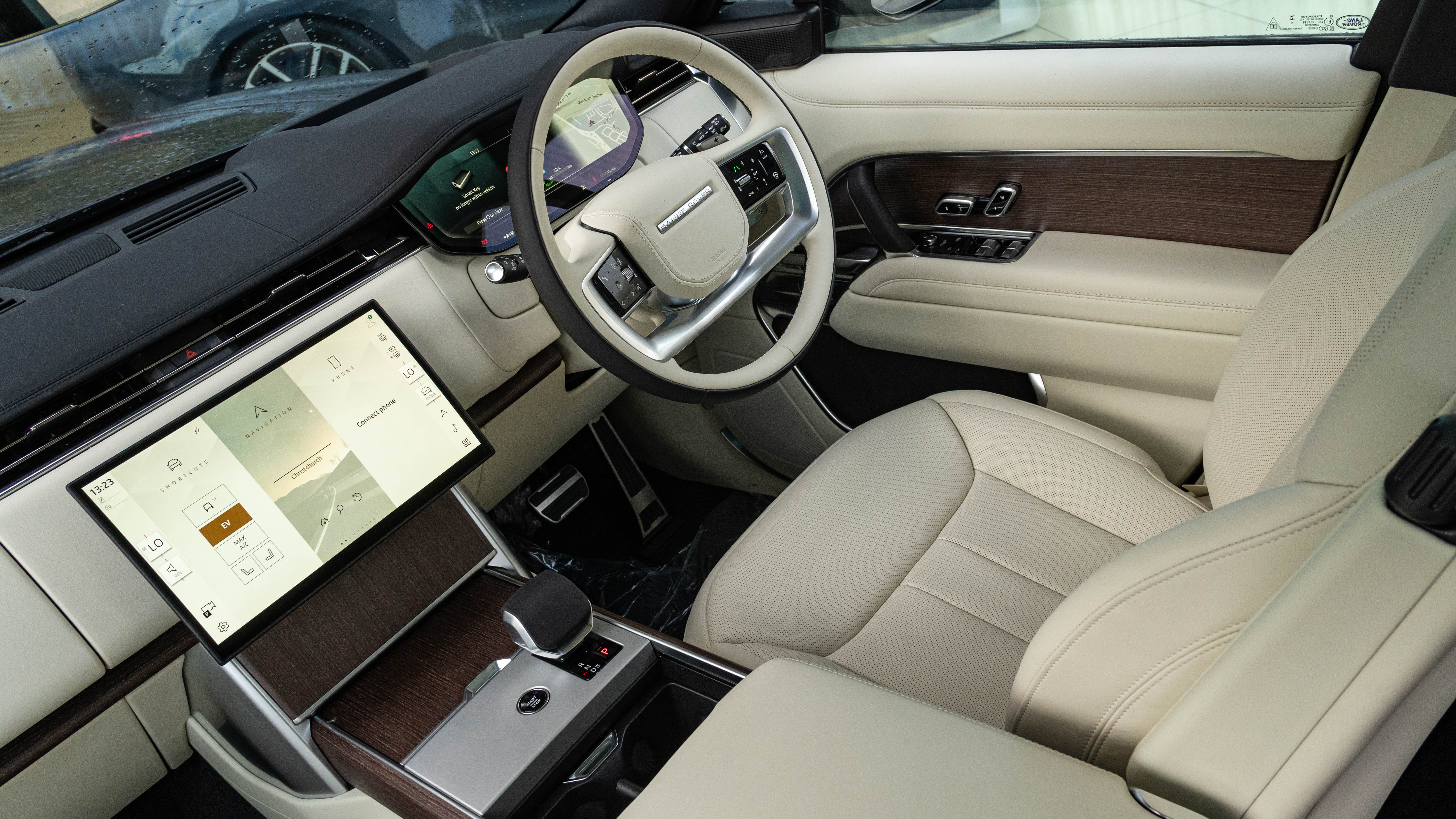 RANGE ROVER 3.0 P460E HSE 4DR AUTO ESTATE