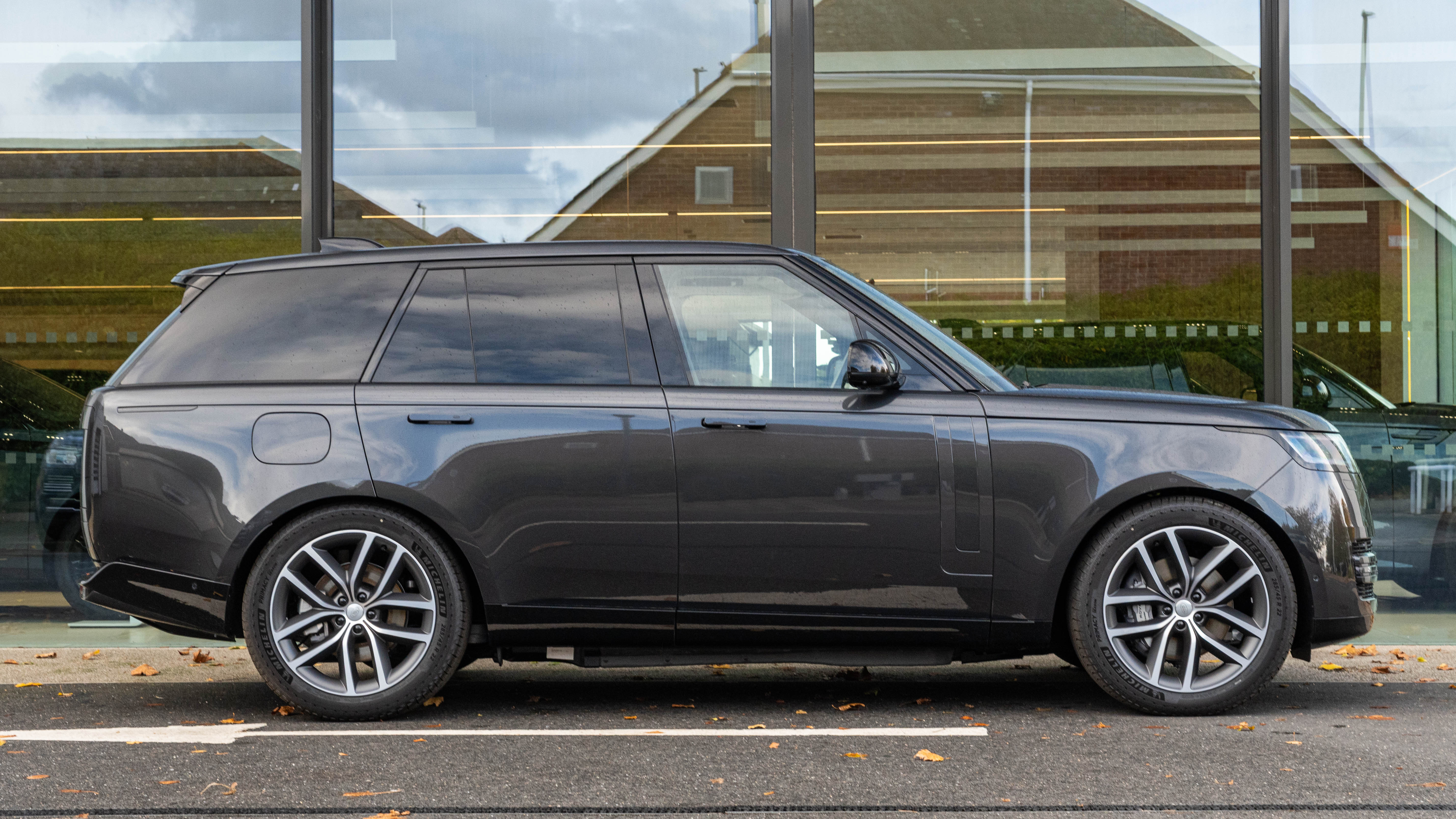 RANGE ROVER 3.0 P460E HSE 4DR AUTO ESTATE
