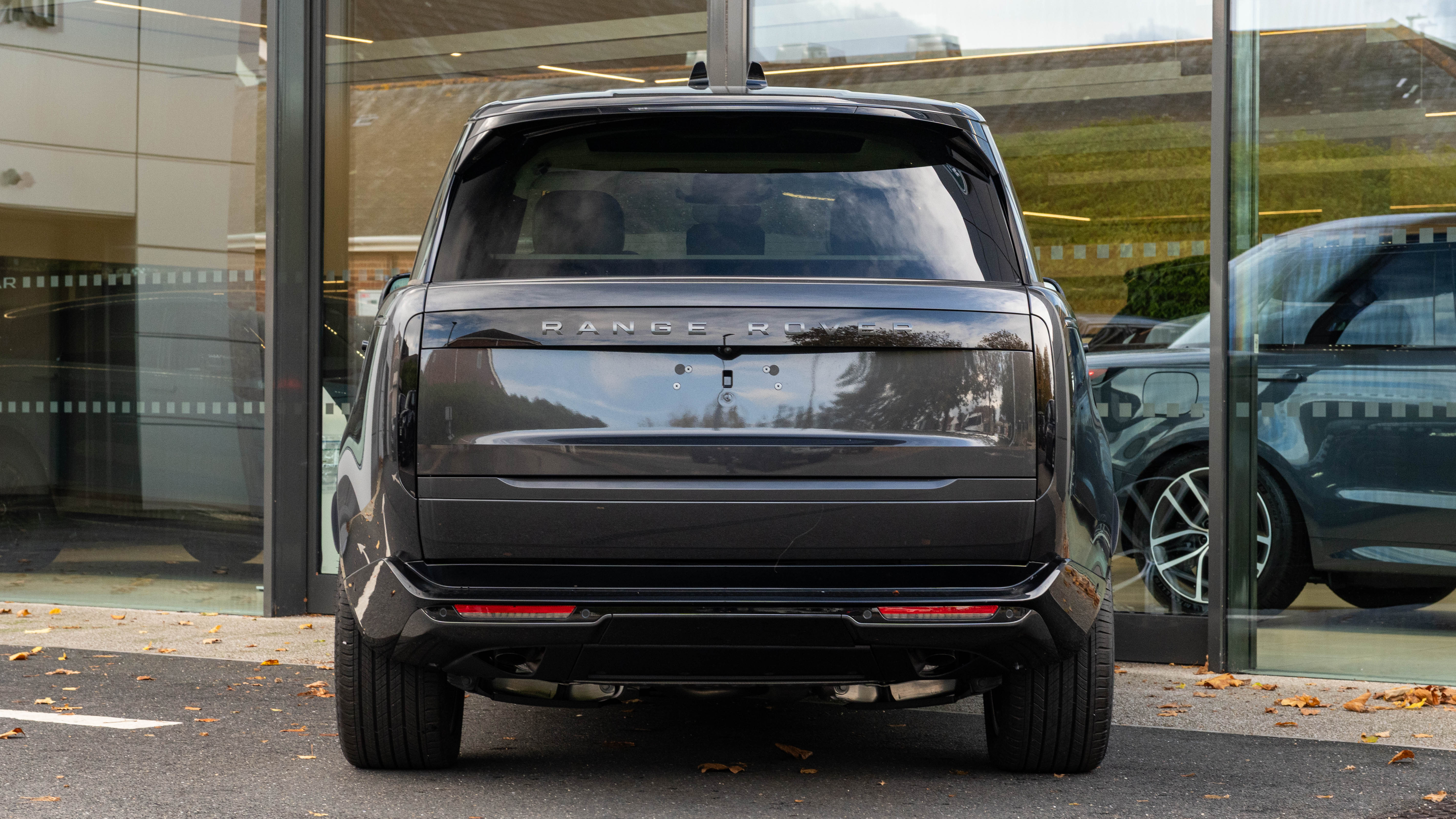 RANGE ROVER 3.0 P460E HSE 4DR AUTO ESTATE