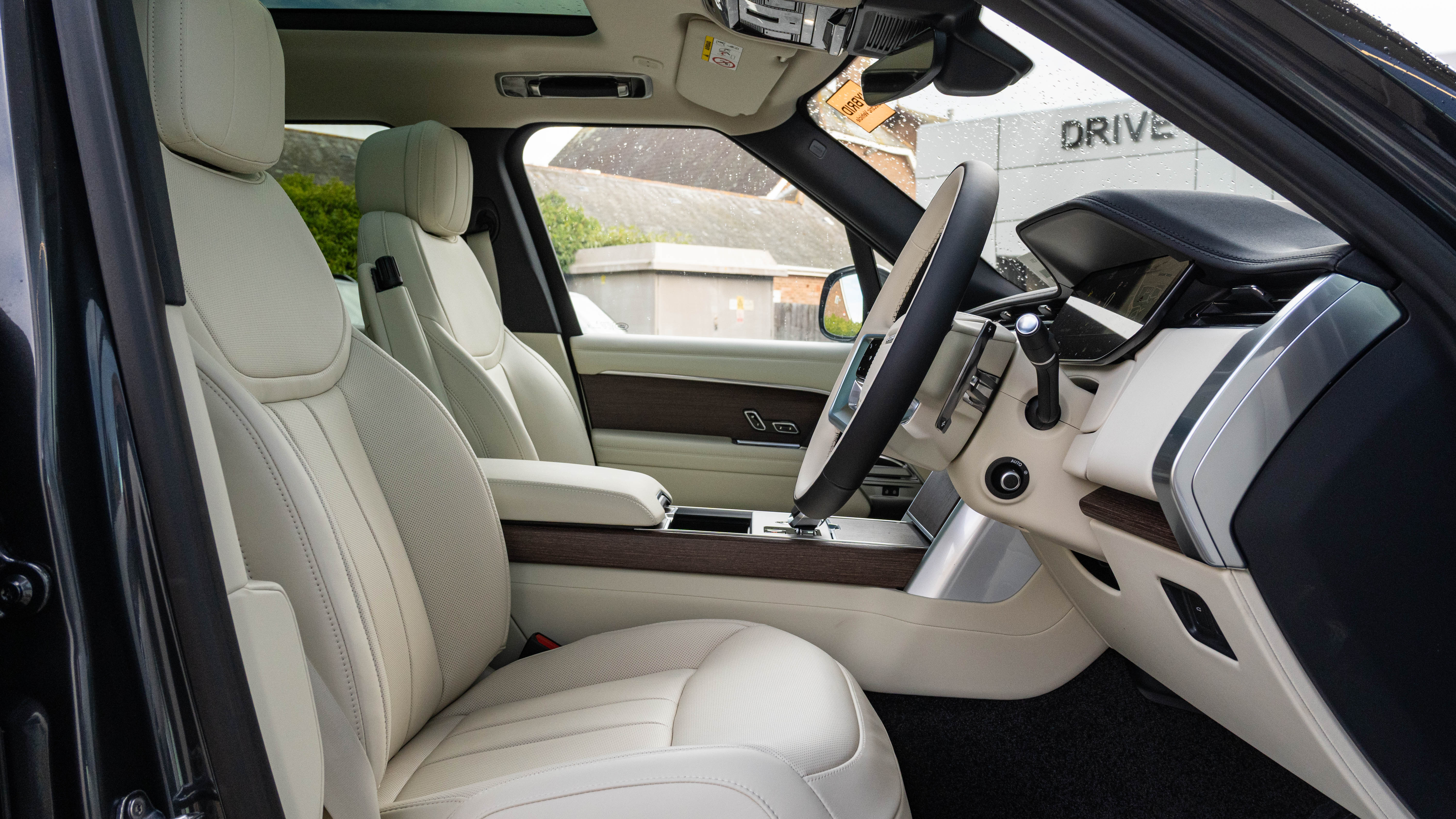 RANGE ROVER 3.0 P460E HSE 4DR AUTO ESTATE