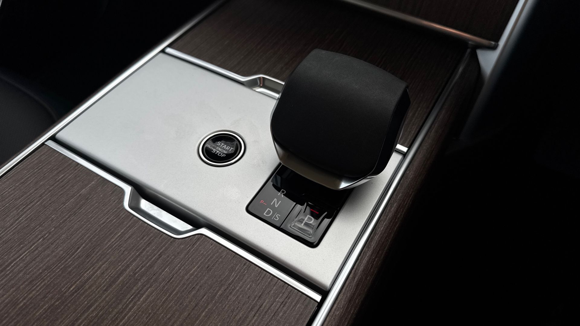 RANGE ROVER 3.0 P460E HSE 4DR AUTO ESTATE