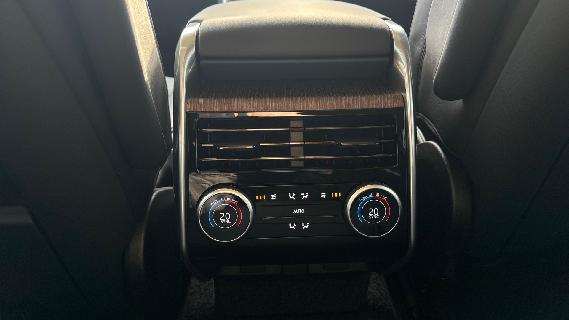 RANGE ROVER 3.0 P460E HSE 4DR AUTO ESTATE