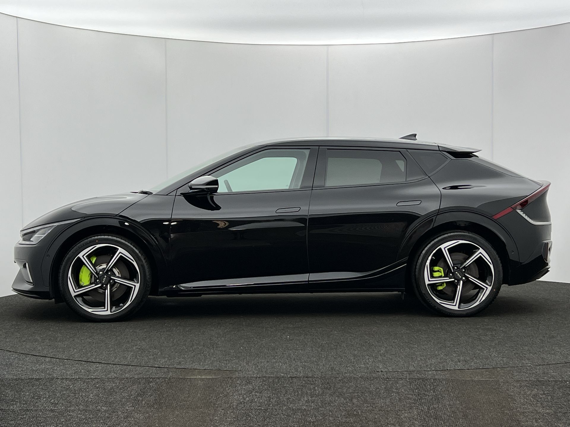 77.4KWH AWD