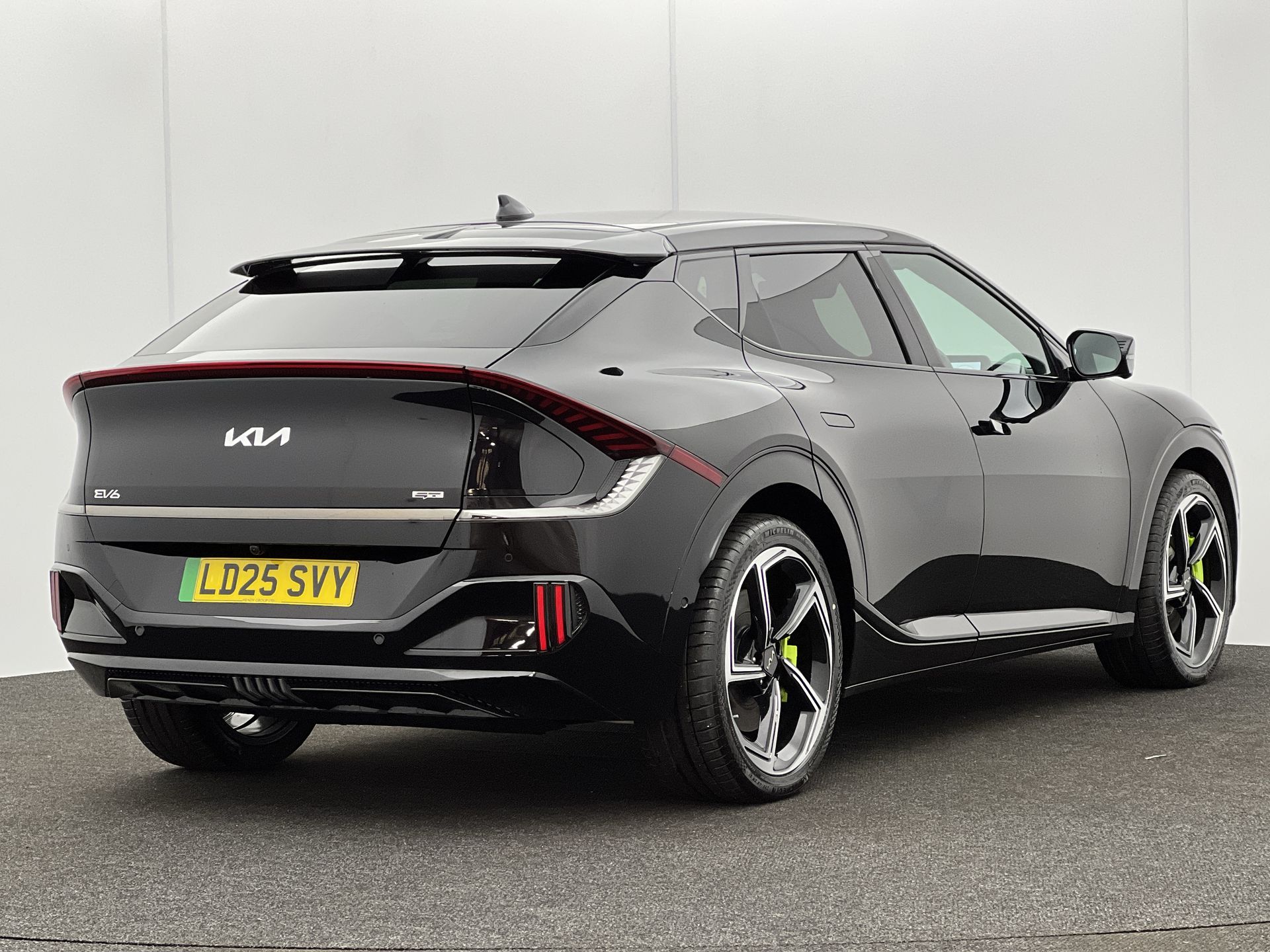 77.4KWH AWD
