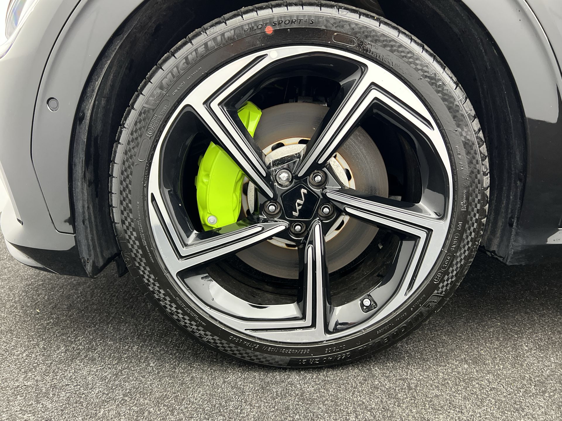 77.4KWH AWD