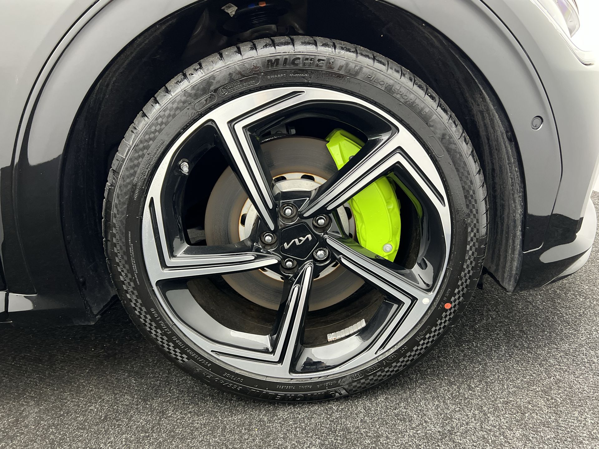 77.4KWH AWD