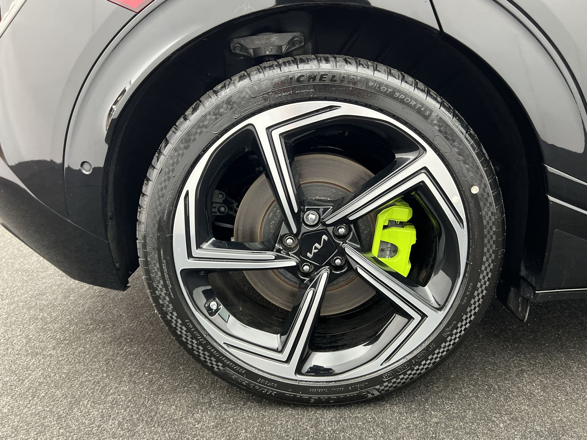 77.4KWH AWD