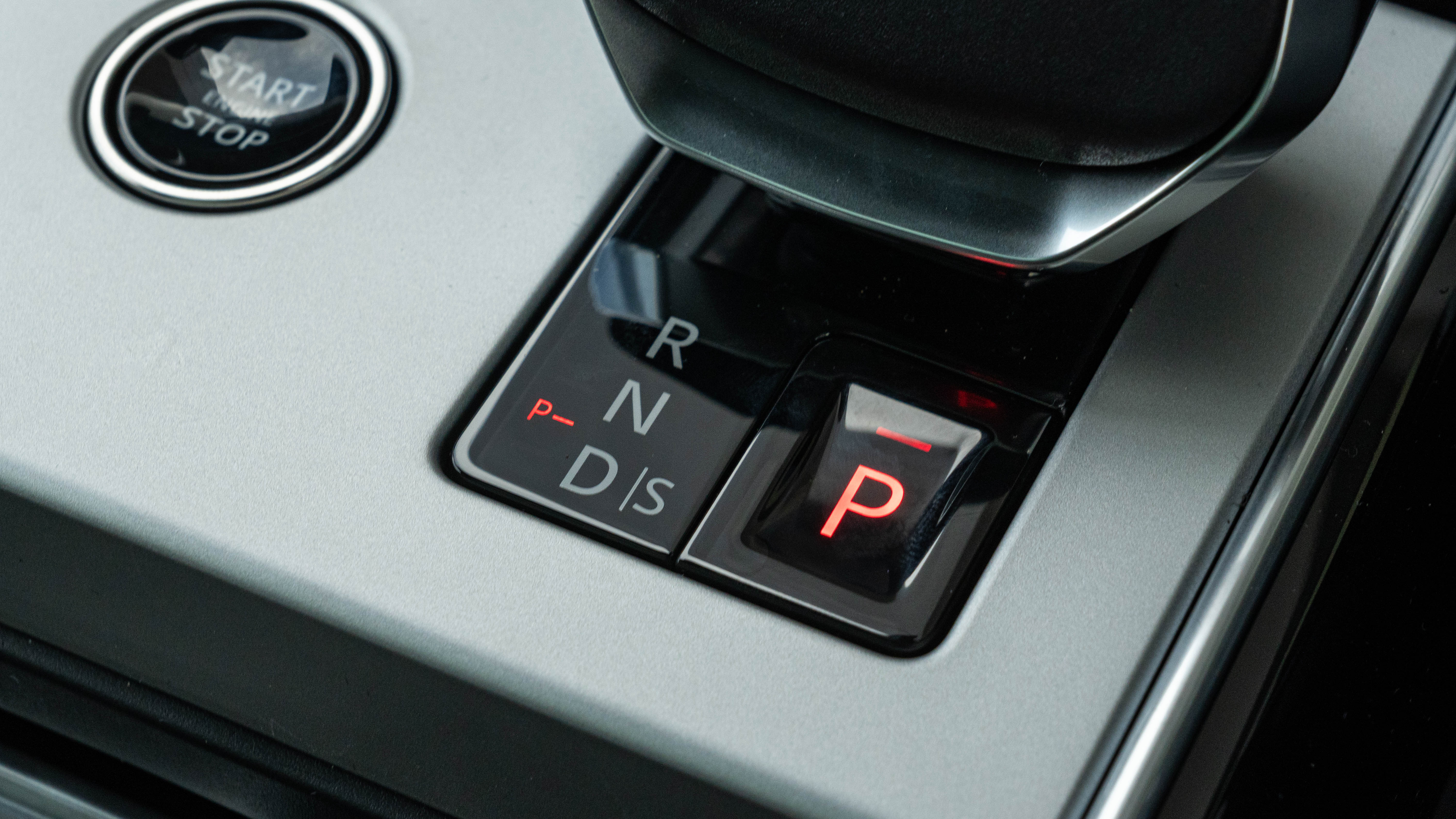 RANGE ROVER 3.0 D350 HSE 4DR AUTO ESTATE