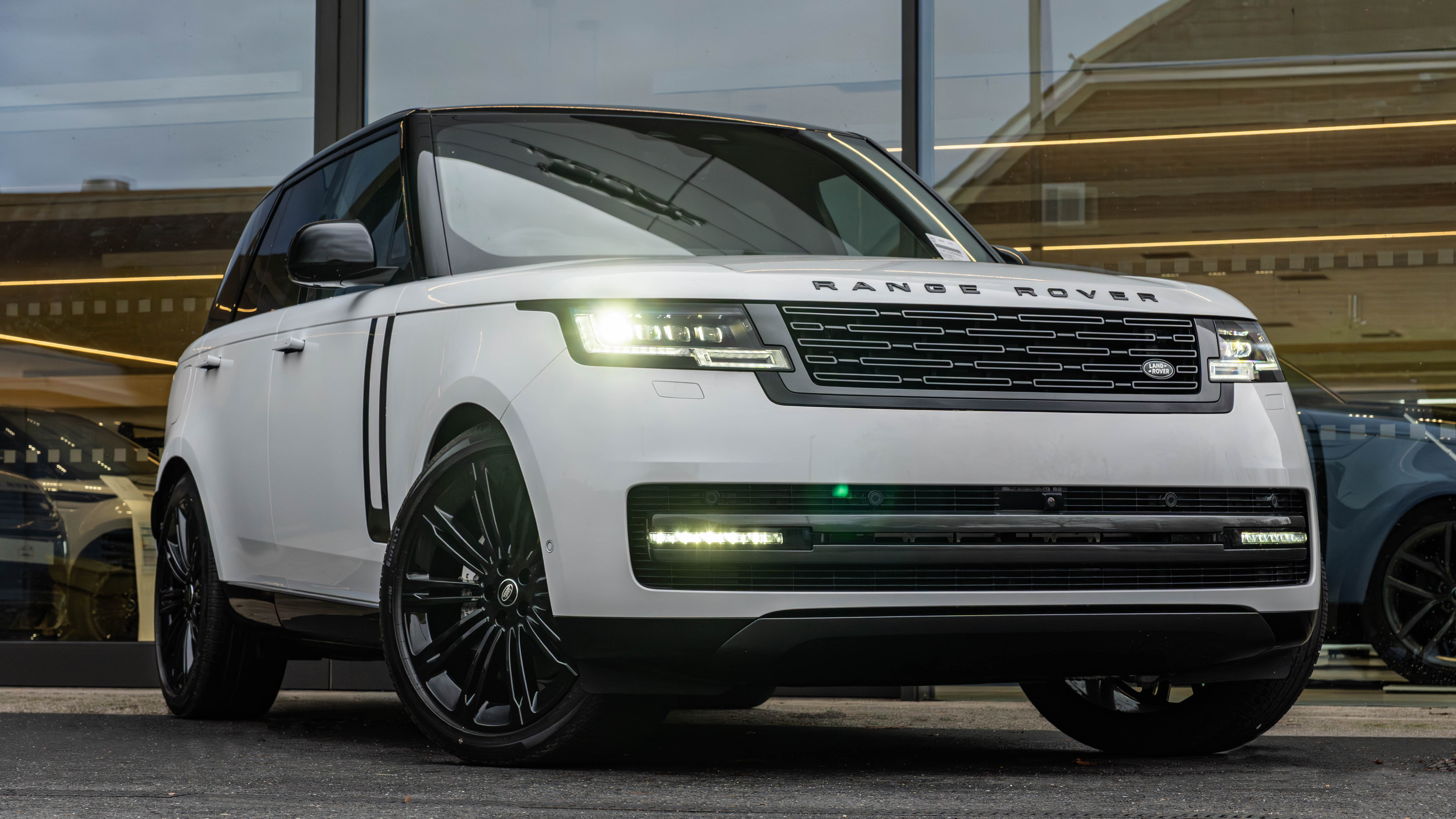 RANGE ROVER 3.0 D350 HSE 4DR AUTO ESTATE