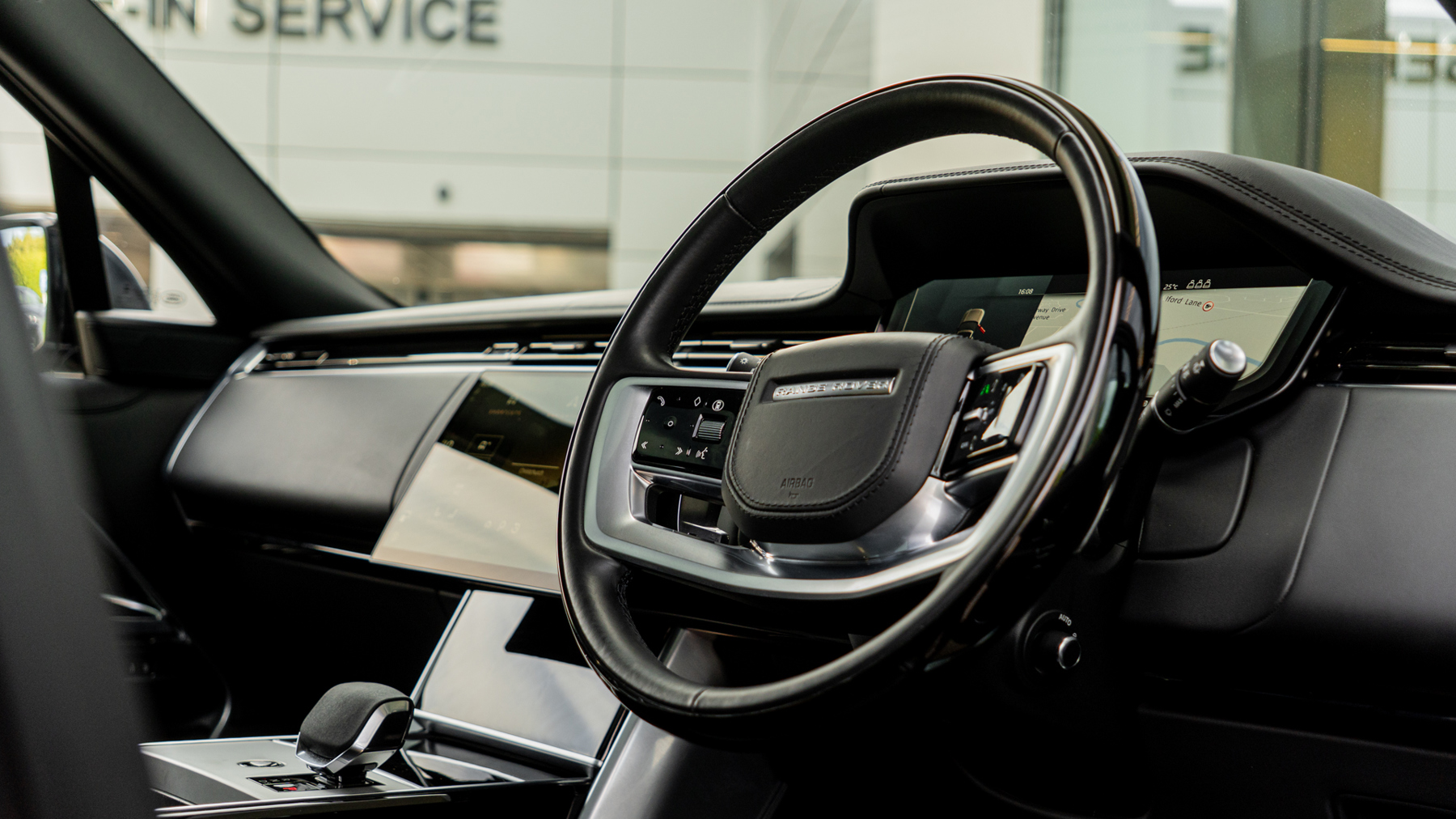 Land Rover RANGE ROVER, SUV, Eiger Grey .