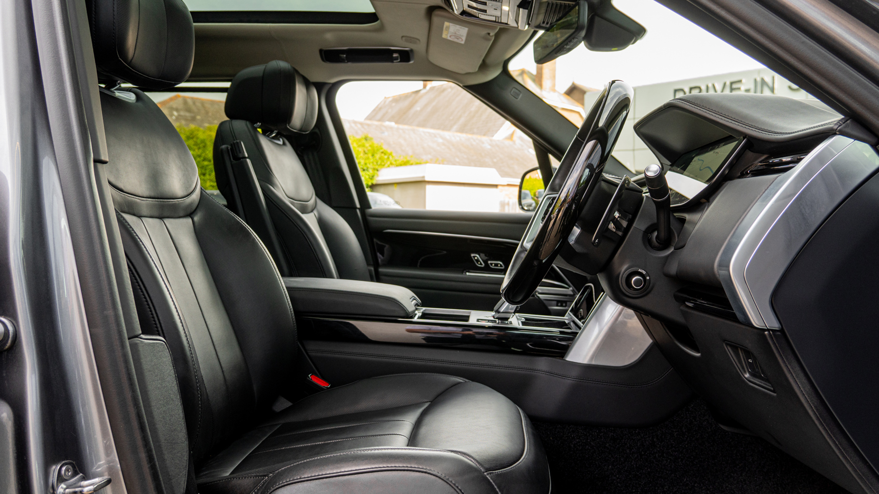 Land Rover RANGE ROVER, SUV, Eiger Grey .