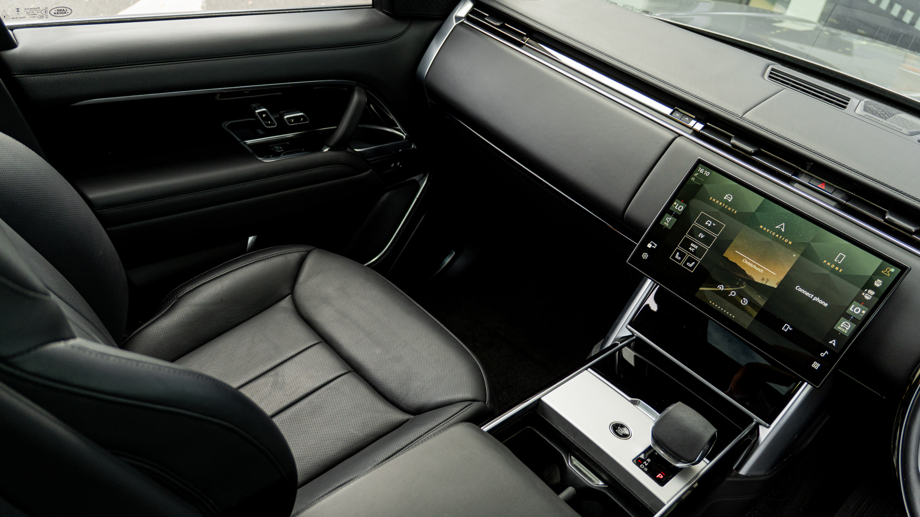 Land Rover RANGE ROVER, SUV, Eiger Grey .