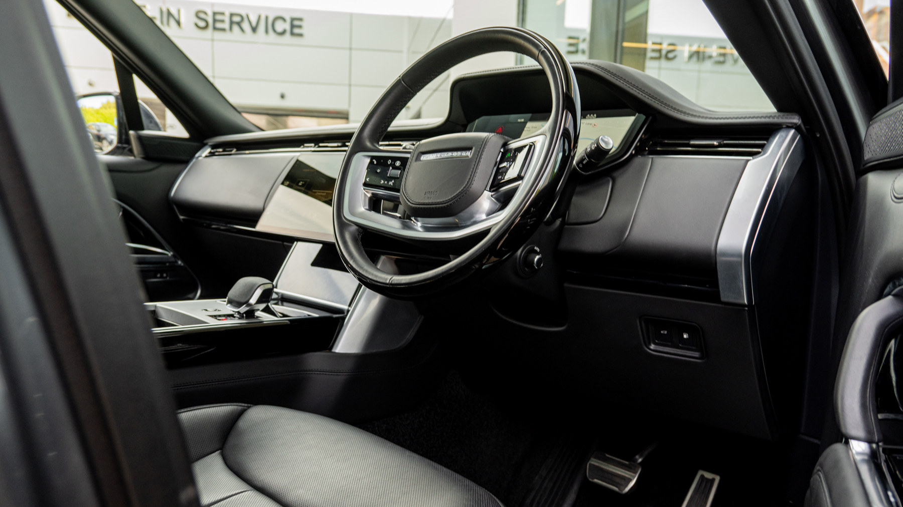 Land Rover RANGE ROVER, SUV, Eiger Grey .