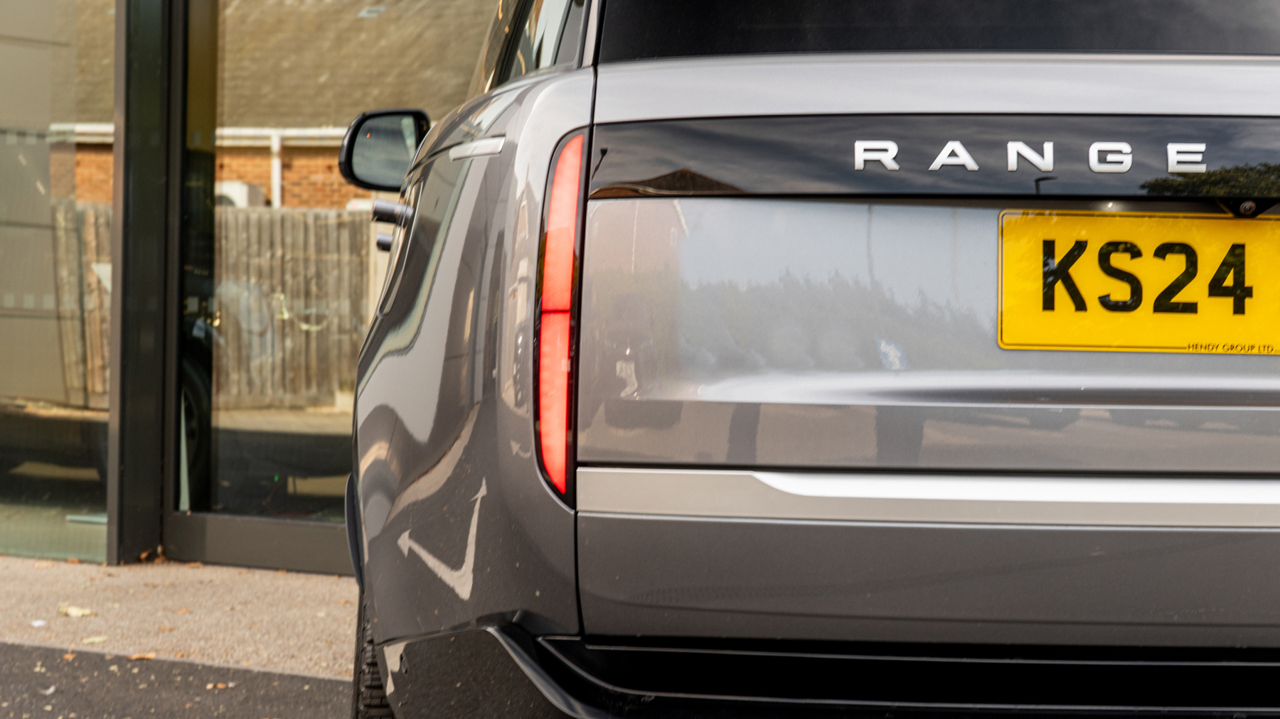 Land Rover RANGE ROVER, SUV, Eiger Grey .