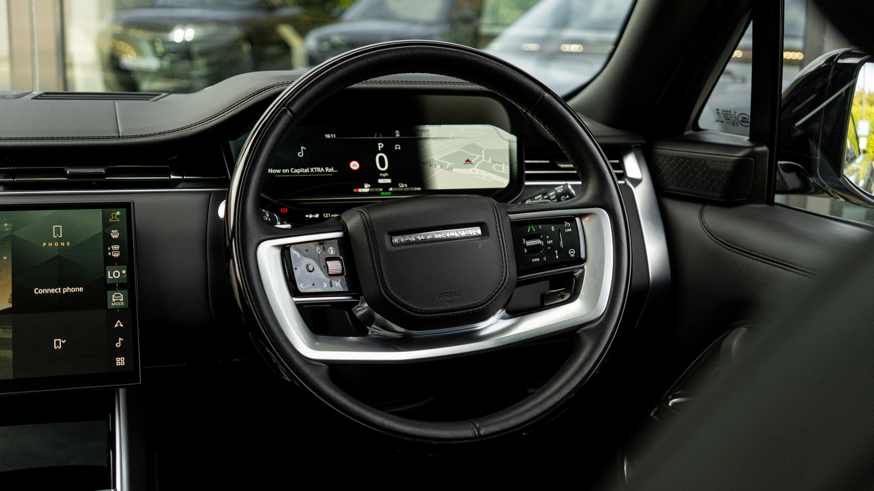 Land Rover RANGE ROVER, SUV, Eiger Grey .