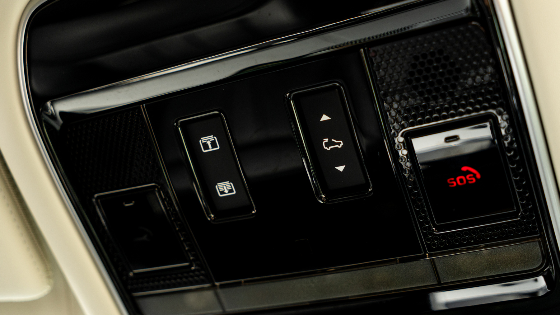 Land Rover RANGE ROVER, SUV, Eiger Grey .