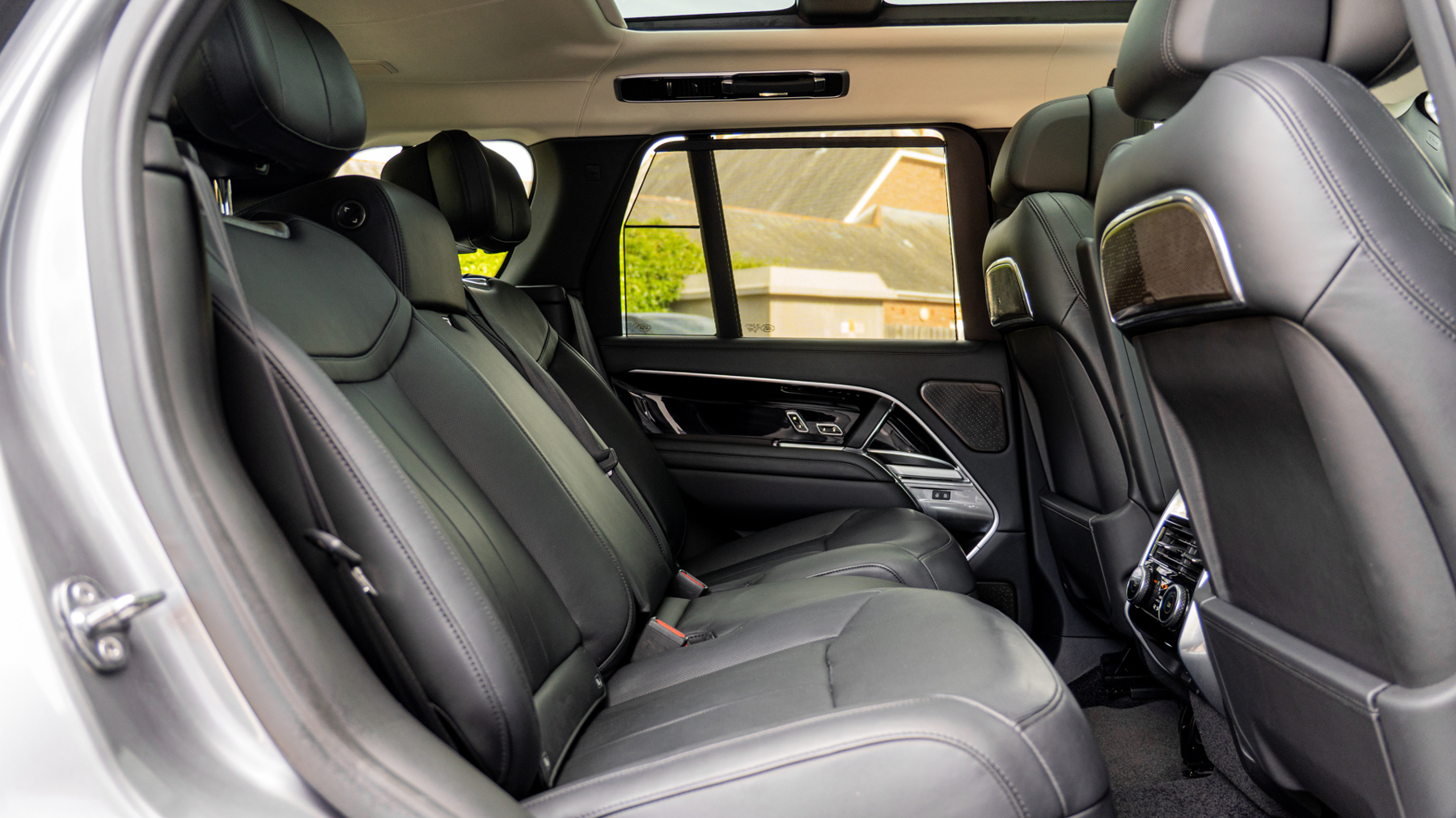 Land Rover RANGE ROVER, SUV, Eiger Grey .