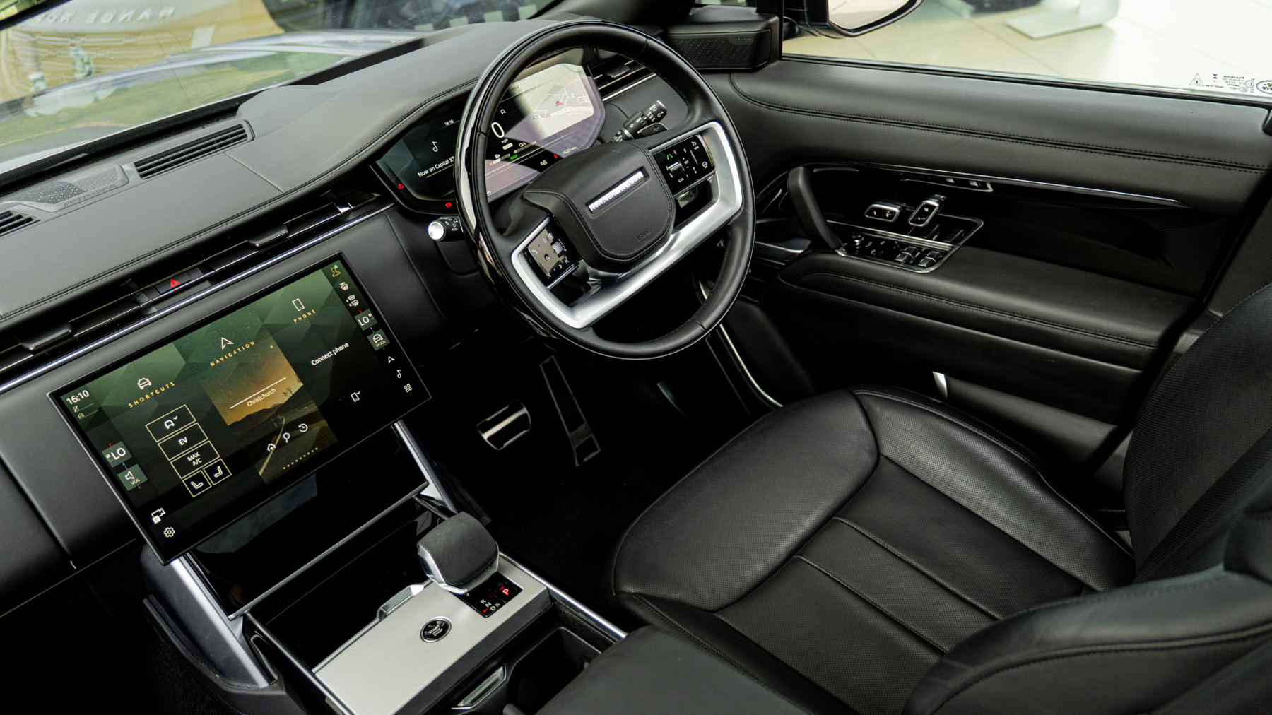 Land Rover RANGE ROVER, SUV, Eiger Grey .