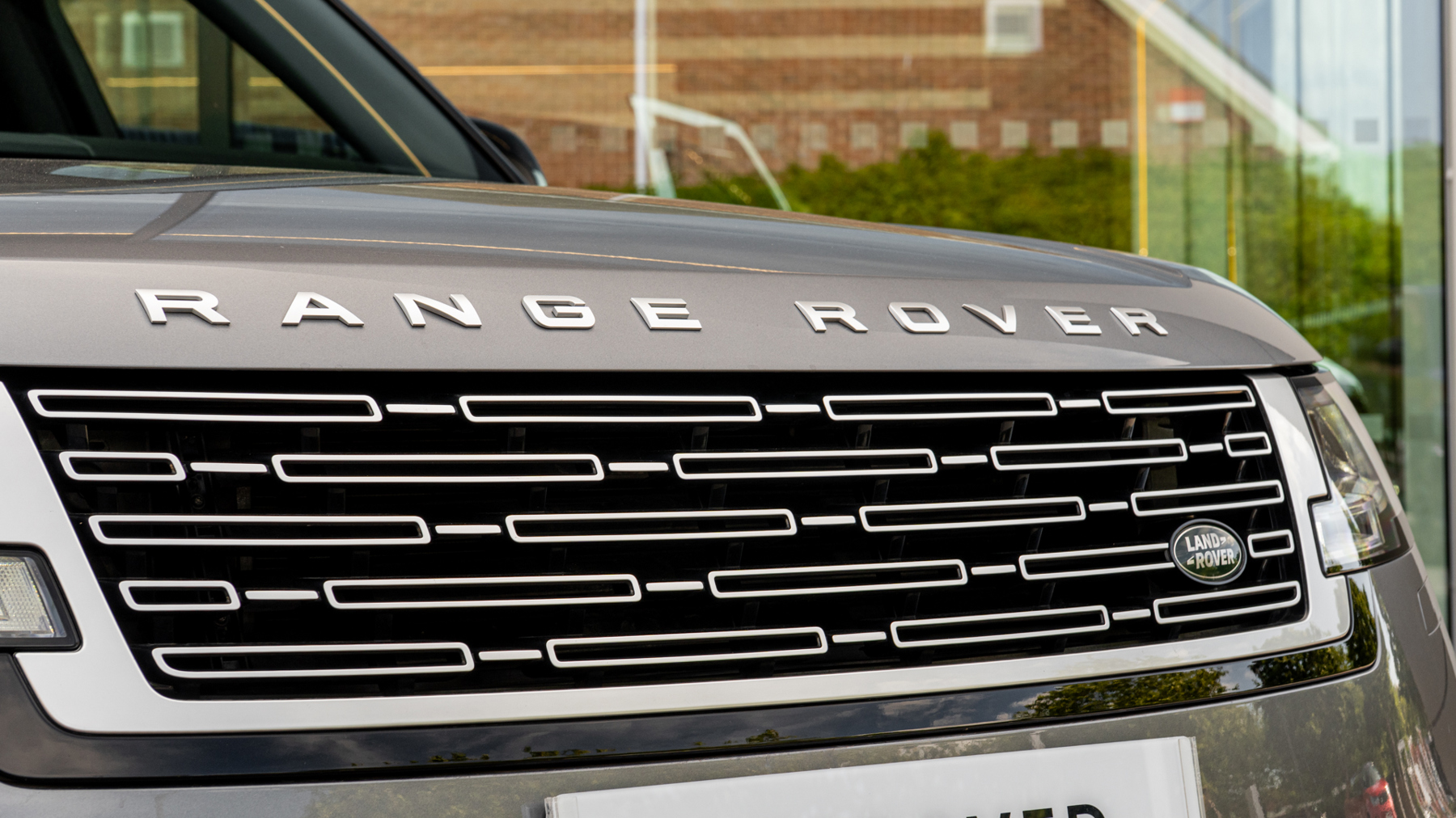 Land Rover RANGE ROVER, SUV, Eiger Grey .