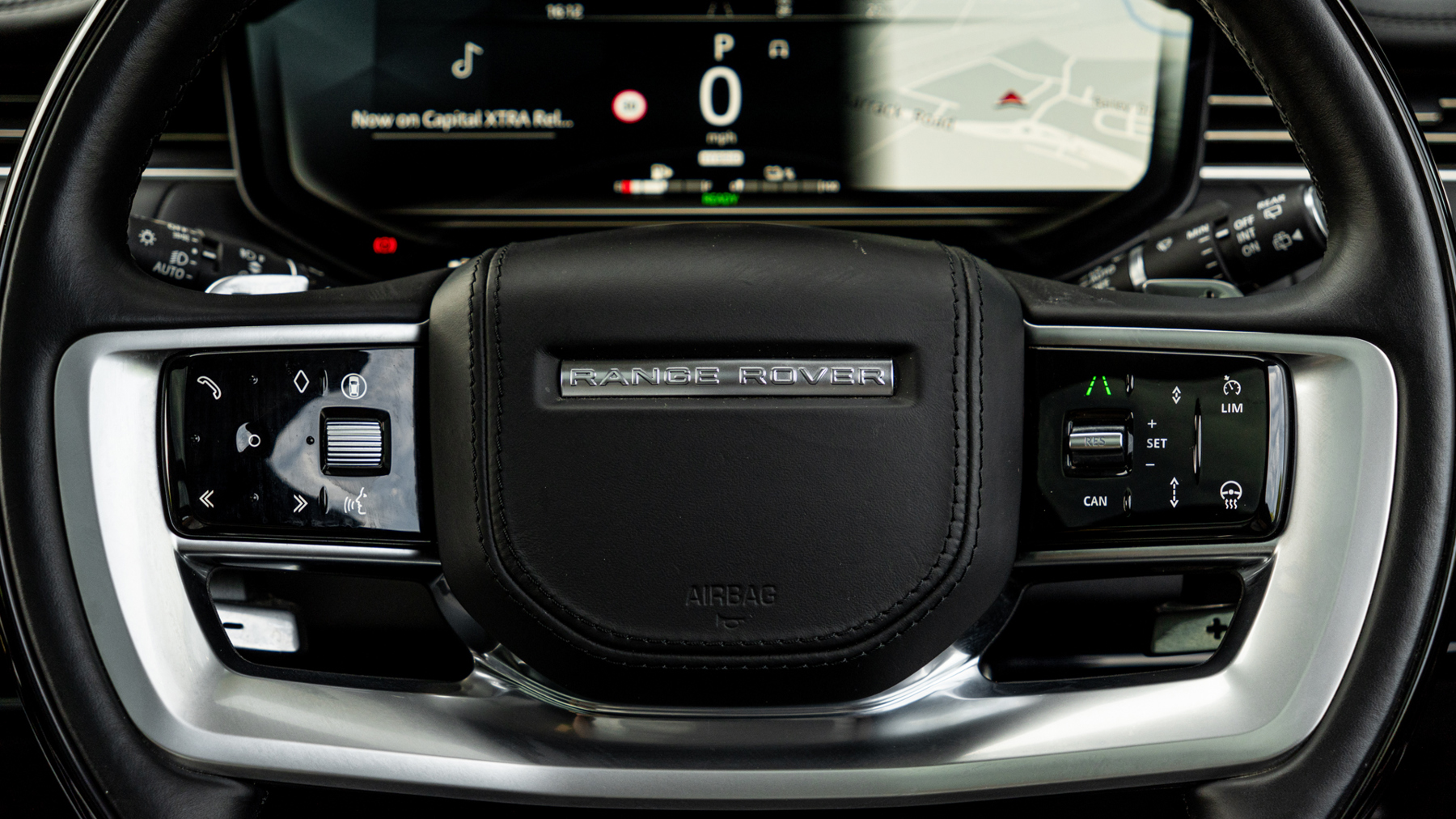 Land Rover RANGE ROVER, SUV, Eiger Grey .