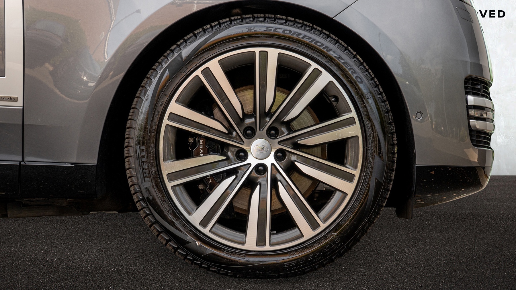 Land Rover RANGE ROVER, SUV, Eiger Grey .