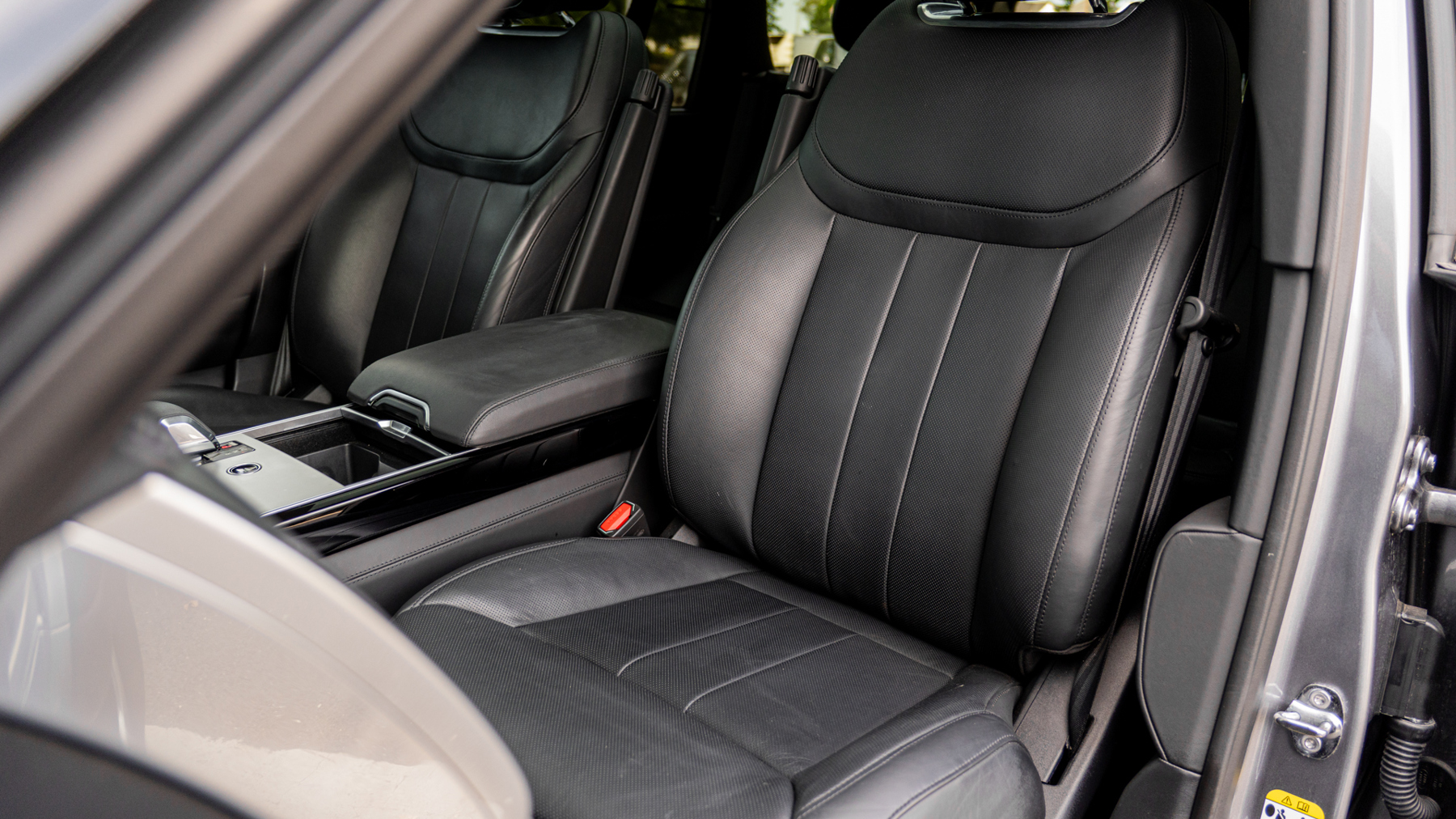 Land Rover RANGE ROVER, SUV, Eiger Grey .