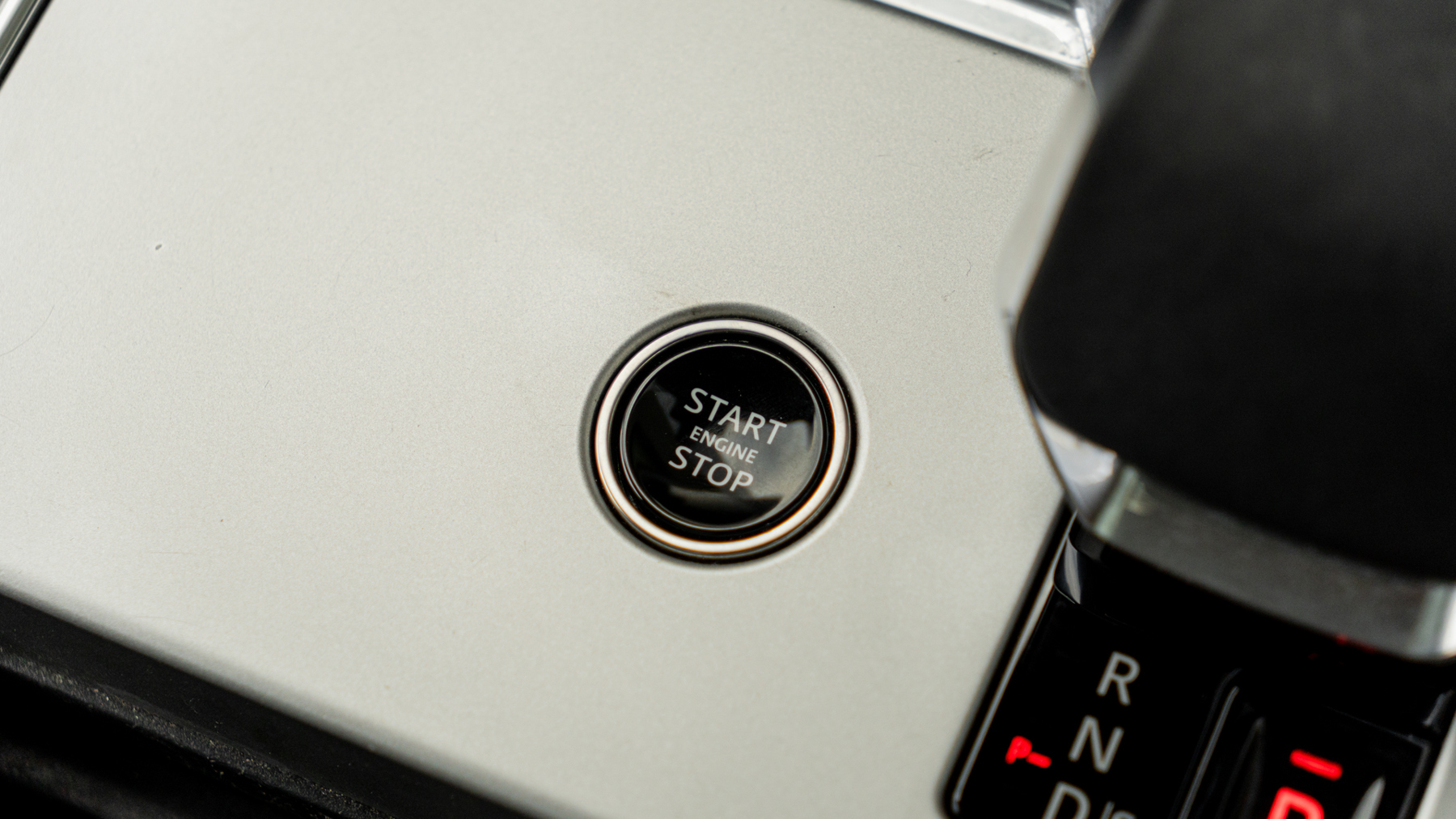 Land Rover RANGE ROVER, SUV, Eiger Grey .