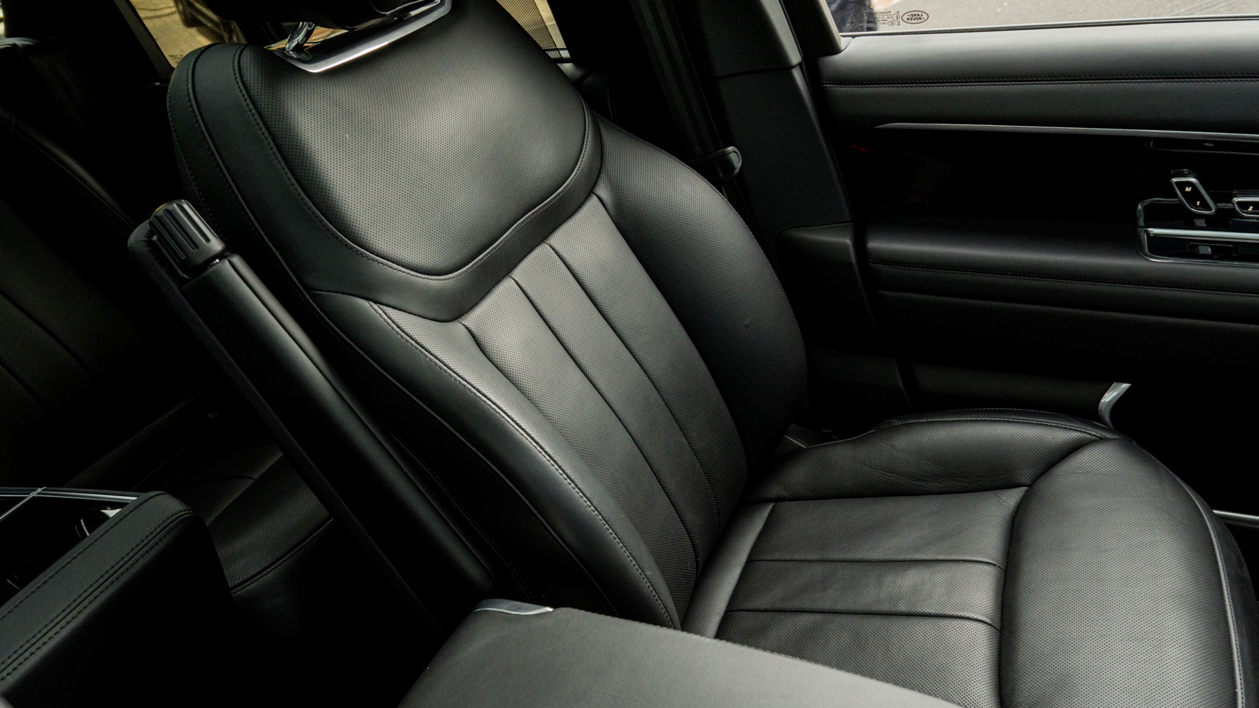 Land Rover RANGE ROVER, SUV, Eiger Grey .