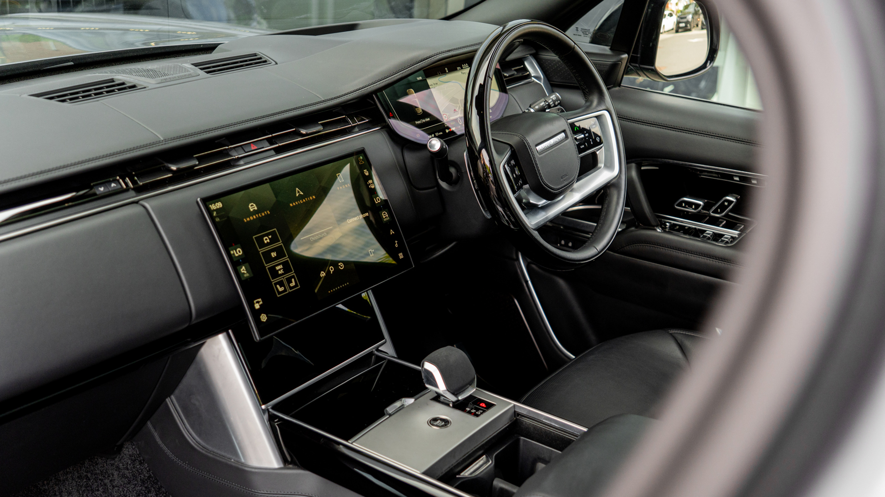 Land Rover RANGE ROVER, SUV, Eiger Grey .