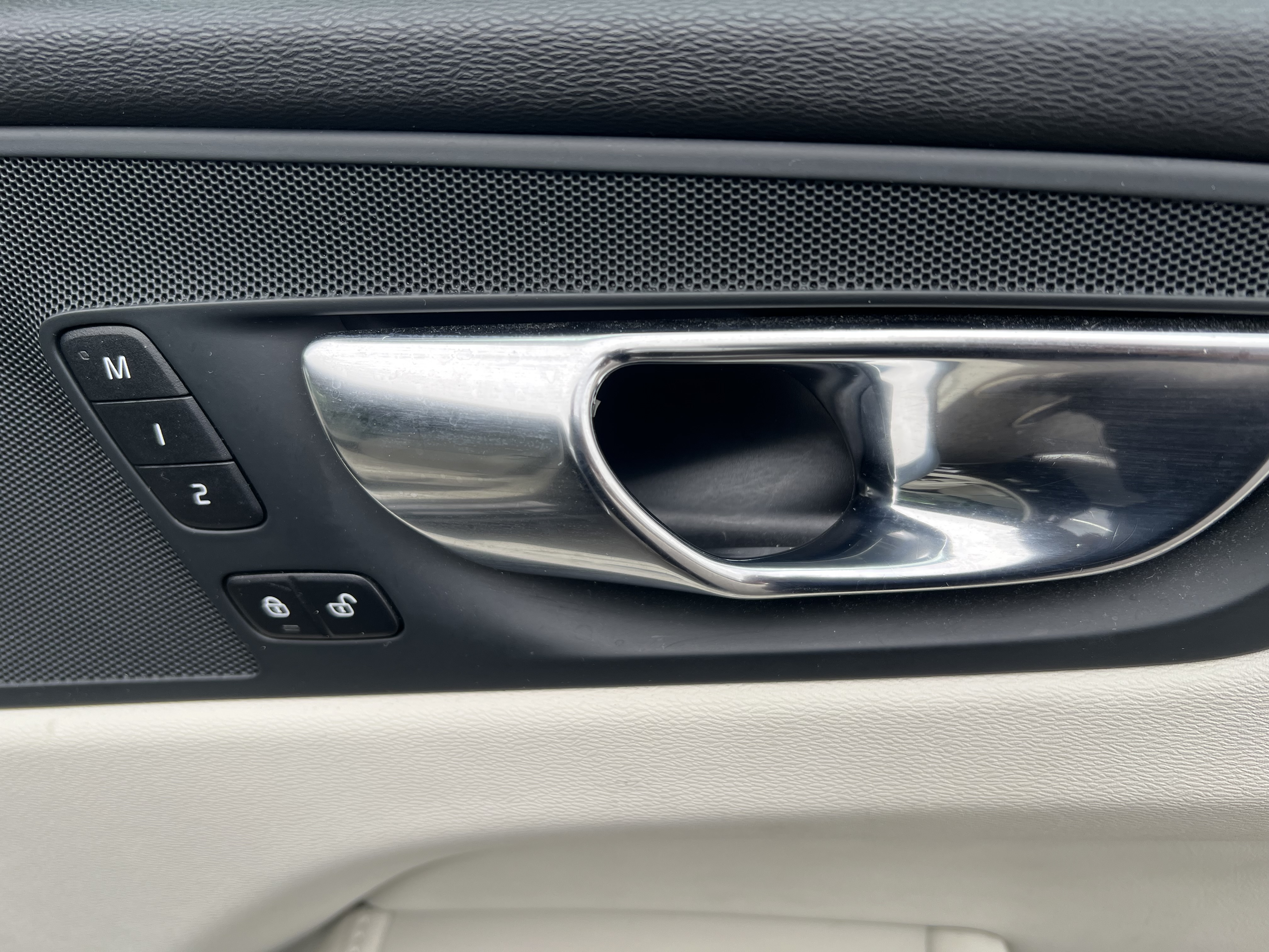 B4D AWD GEARTRONIC