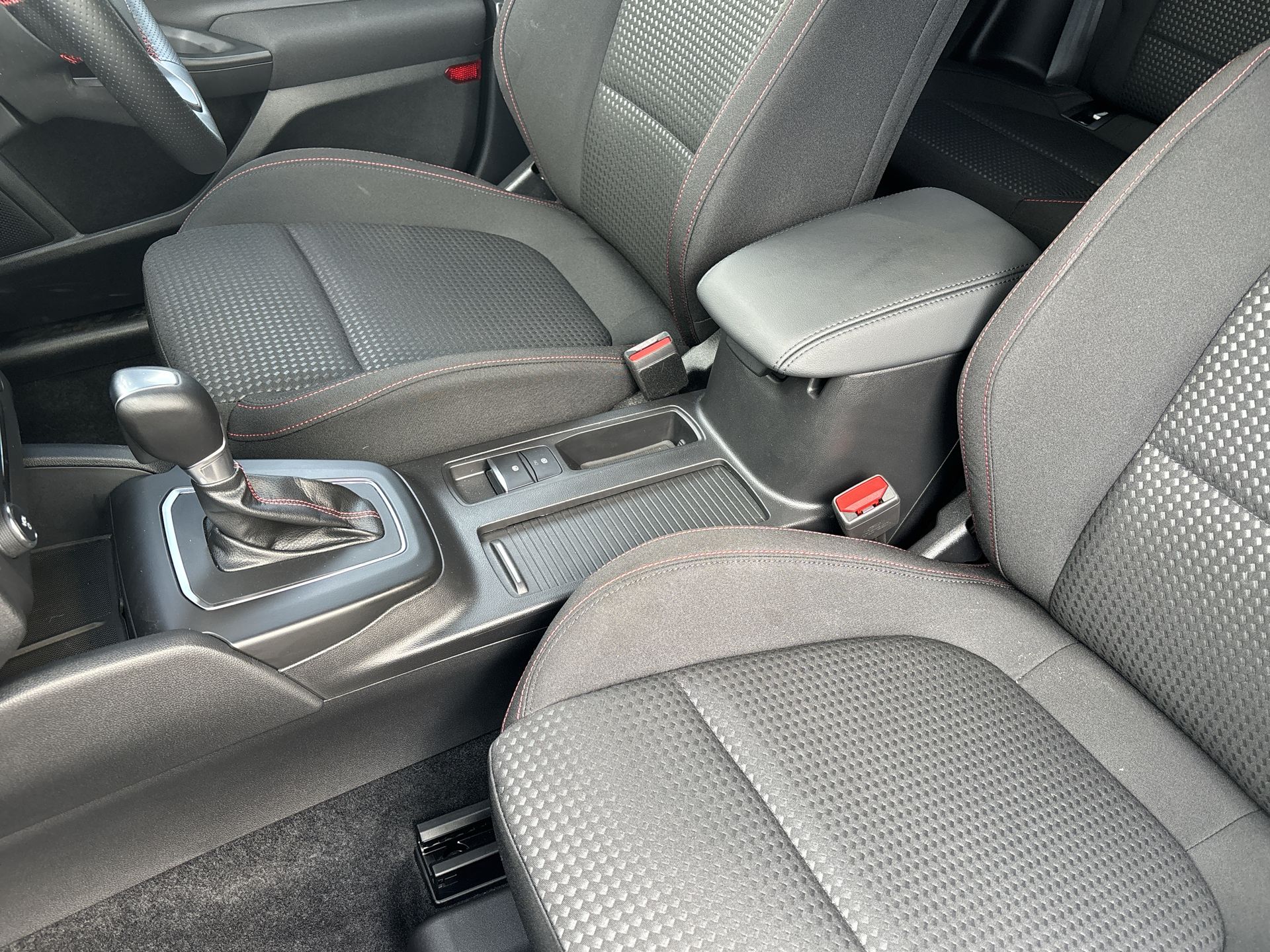 ECOBOOST HYBRID MHEV 155
