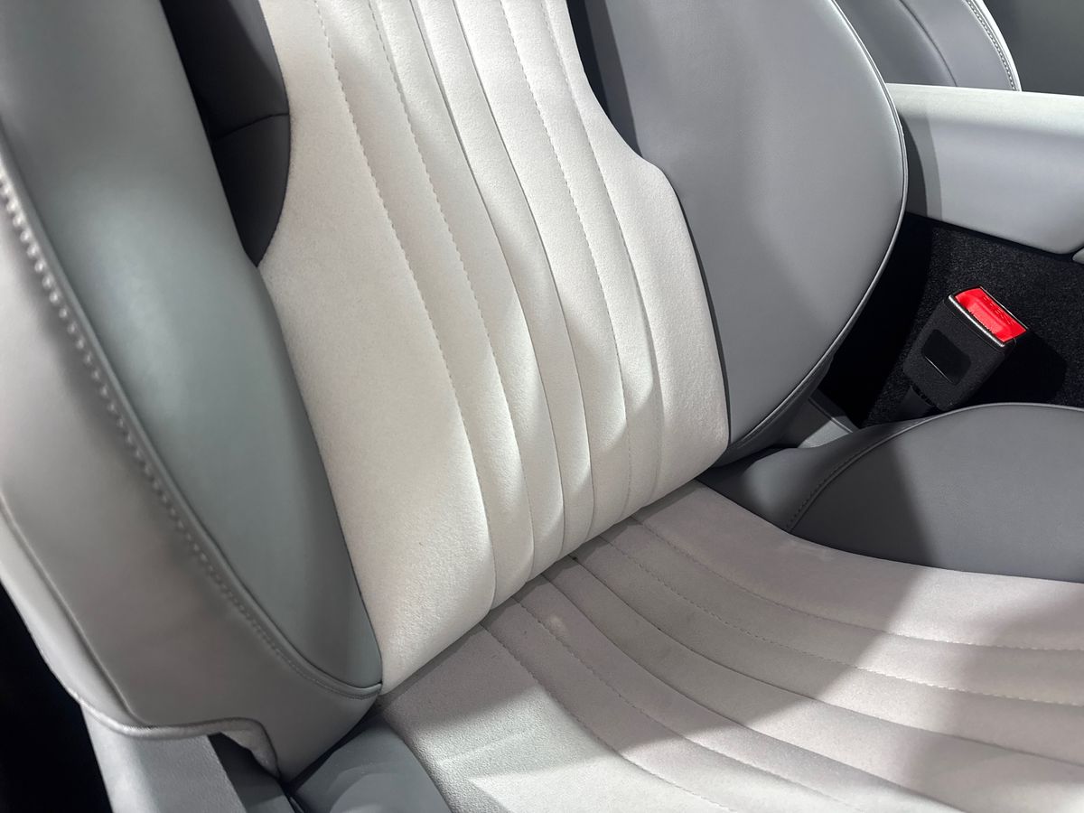 DUAL MOTOR 77 KWH AWD