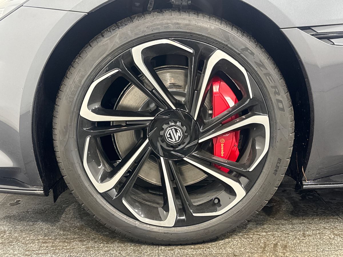 DUAL MOTOR 77 KWH AWD