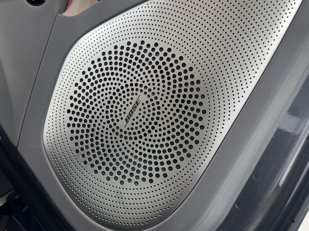 DUAL MOTOR 77 KWH AWD