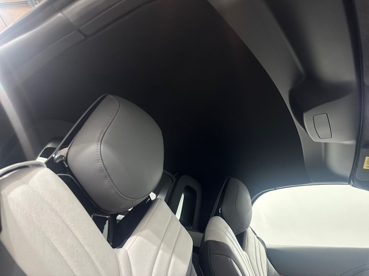 DUAL MOTOR 77 KWH AWD