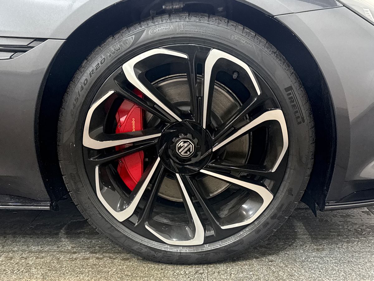 DUAL MOTOR 77 KWH AWD