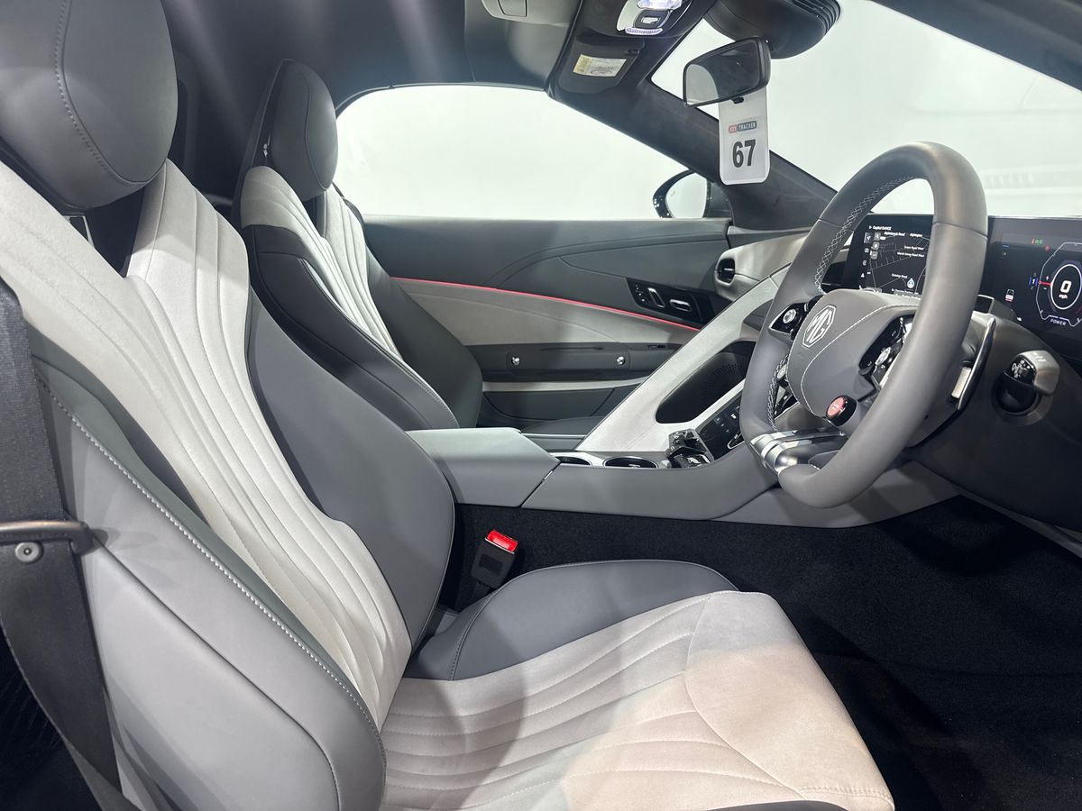 DUAL MOTOR 77 KWH AWD