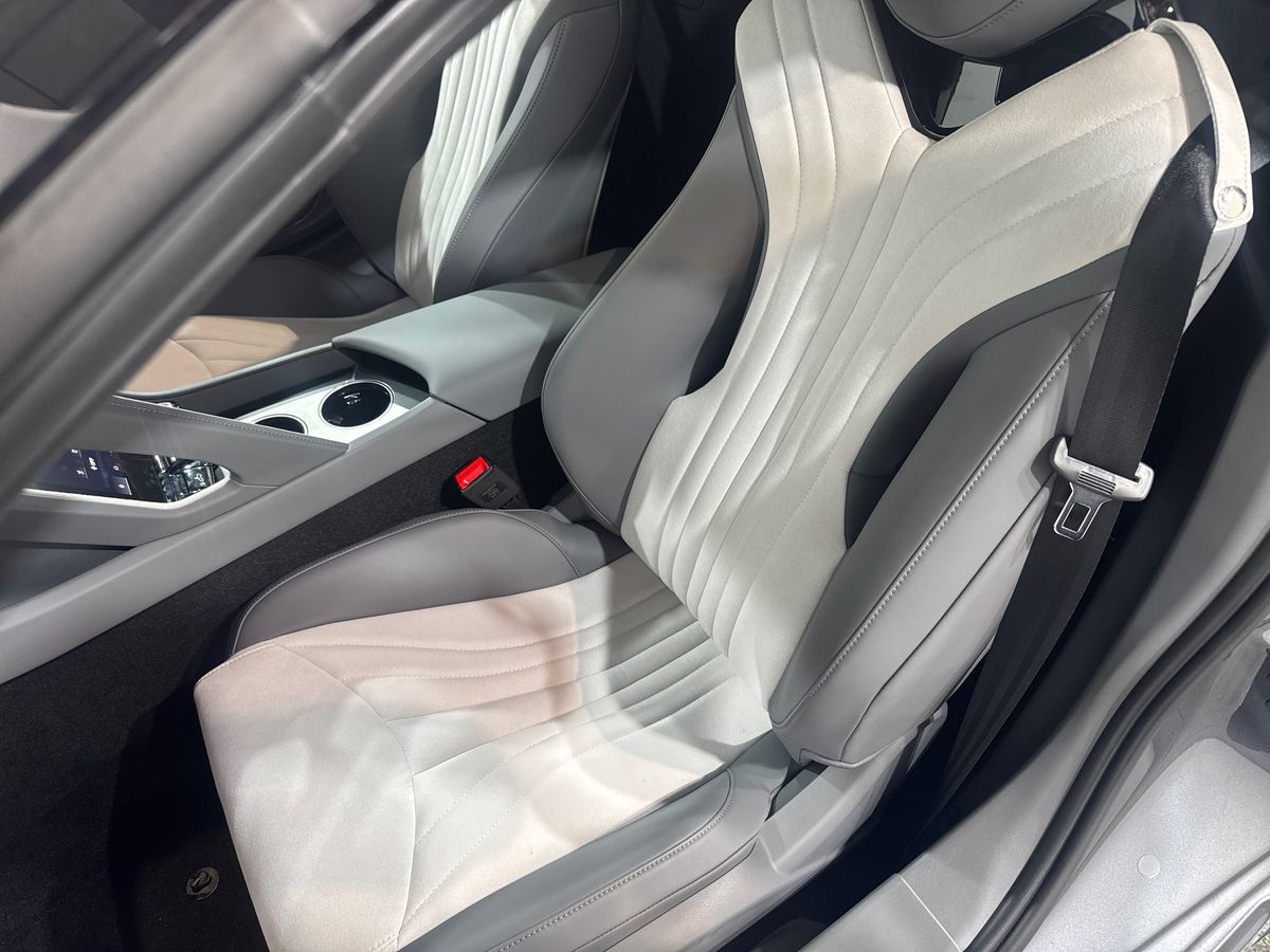 DUAL MOTOR 77 KWH AWD