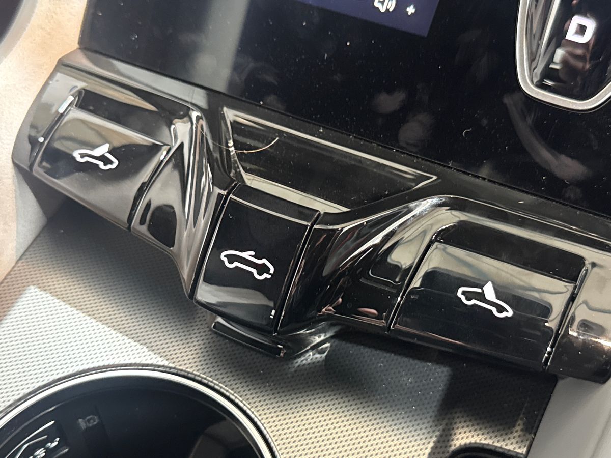 DUAL MOTOR 77 KWH AWD