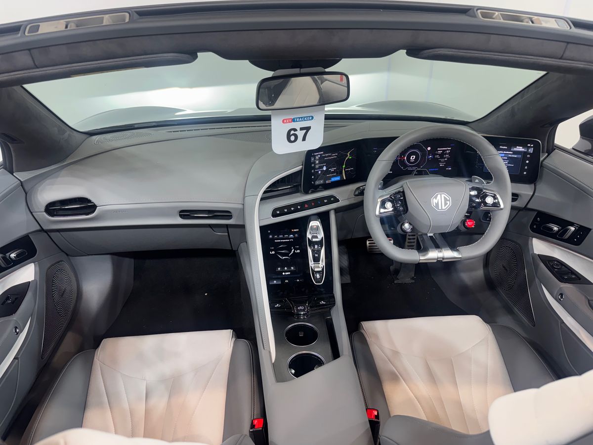 DUAL MOTOR 77 KWH AWD