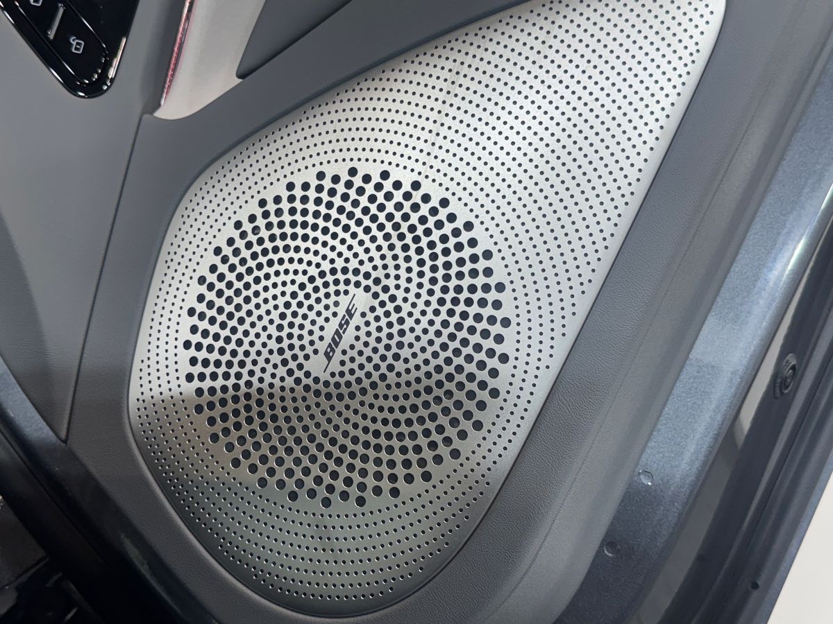 DUAL MOTOR 77 KWH AWD