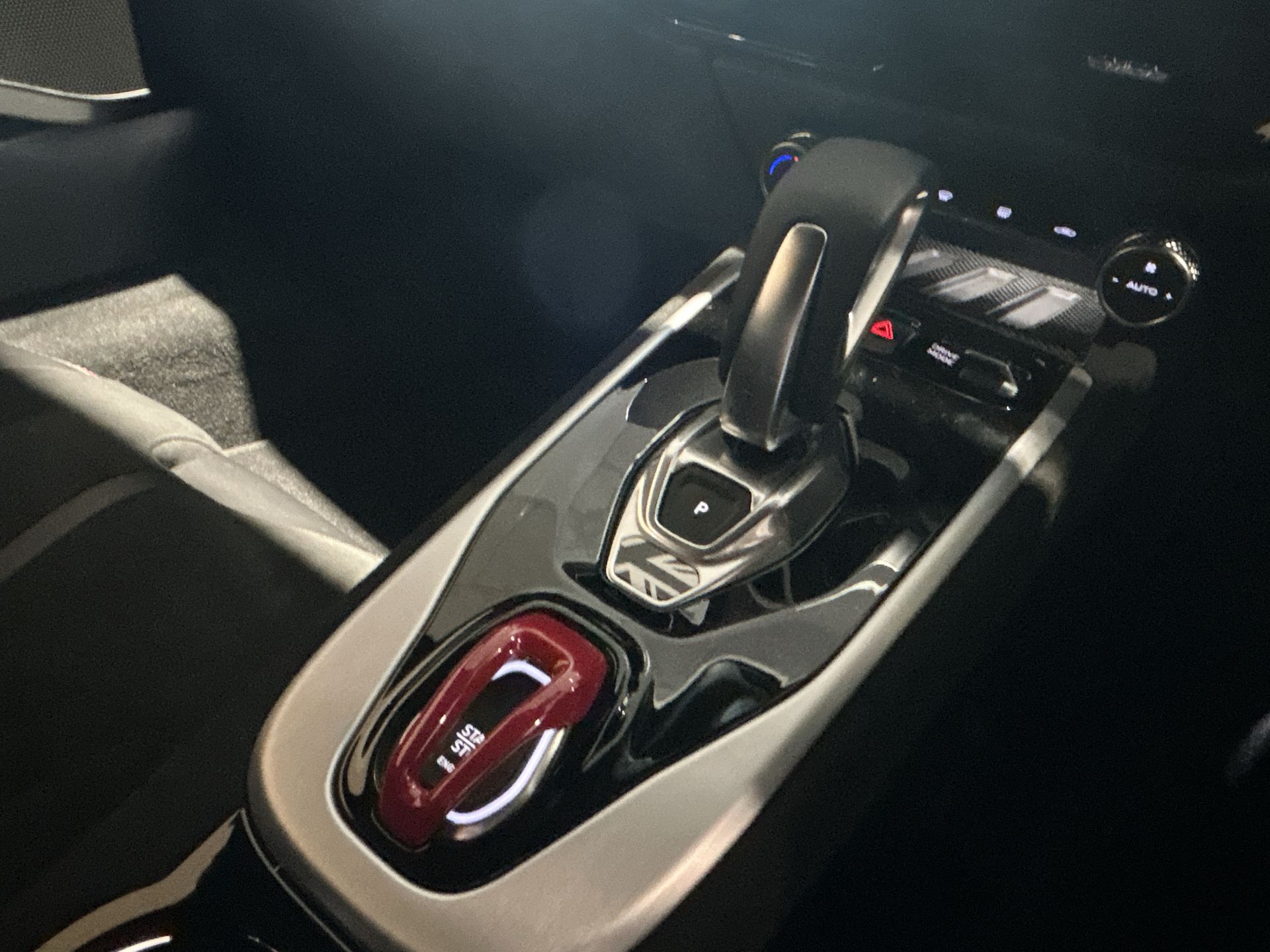 EMIRA 2.0 TURBO SE 2DR DCT COUPE