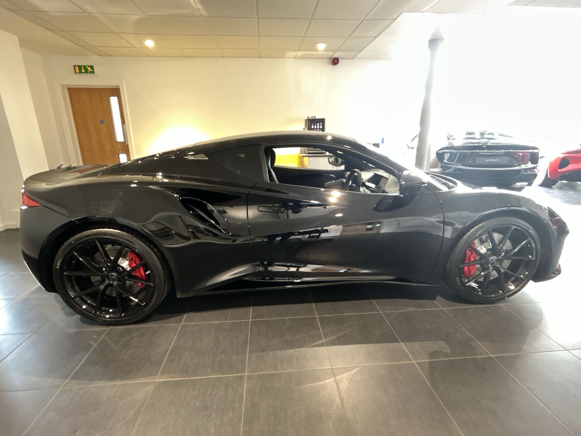 EMIRA 2.0 TURBO SE 2DR DCT COUPE