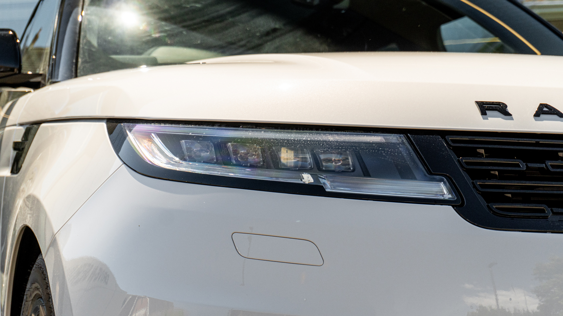 RANGE ROVER SPORT 3.0 D300 DYNAMIC SE 5DR AUTO ESTATE