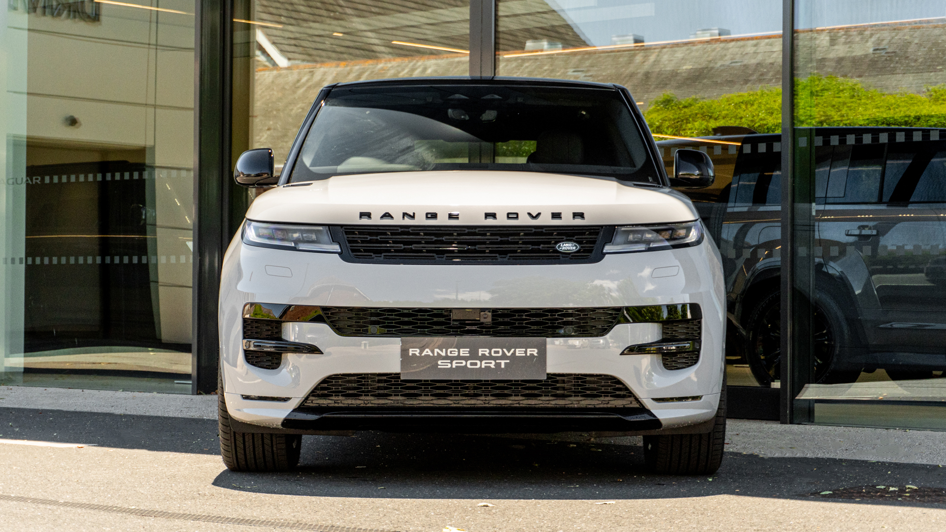 RANGE ROVER SPORT 3.0 D300 DYNAMIC SE 5DR AUTO ESTATE